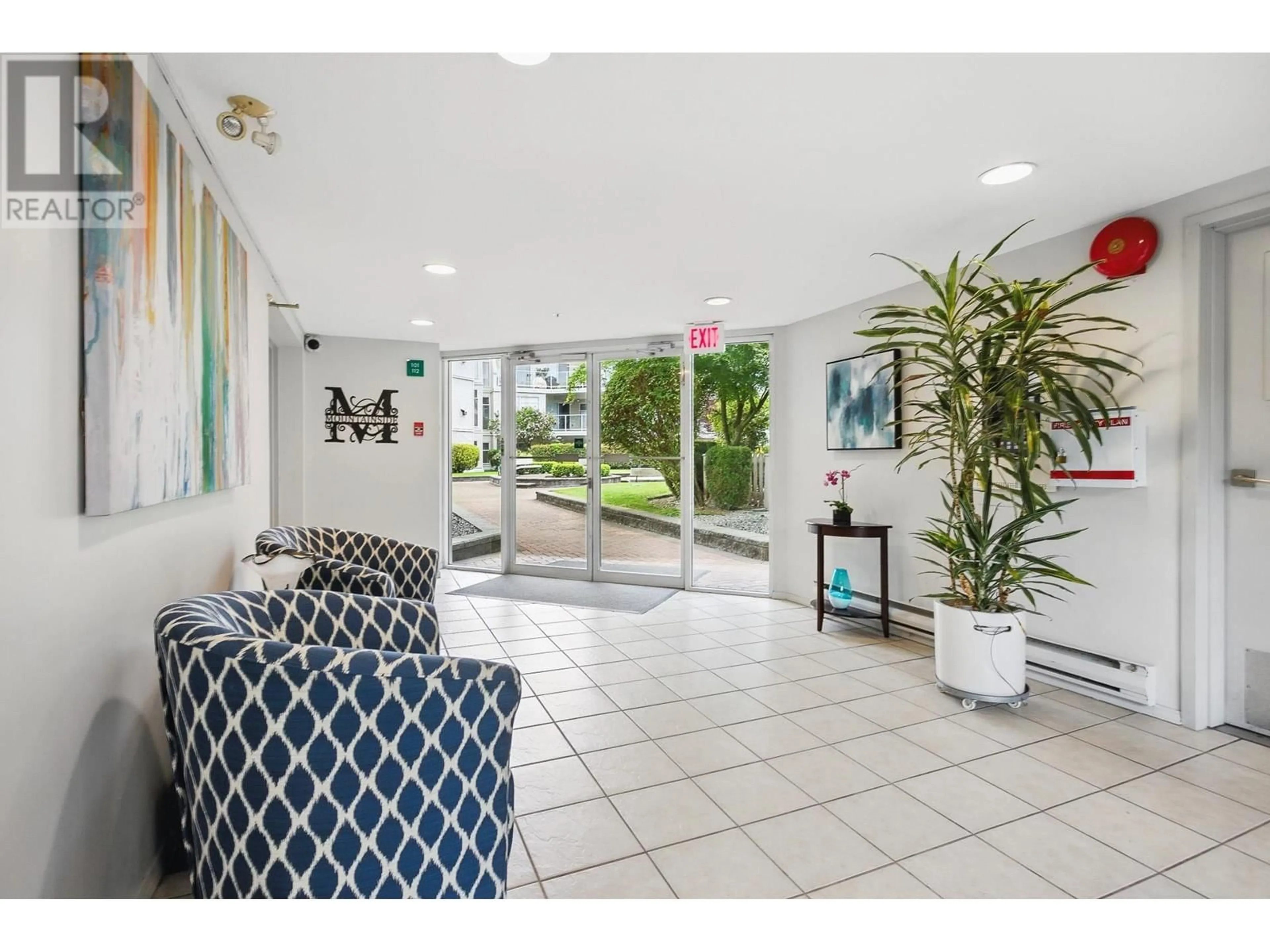 Indoor foyer for 322 - 1220 LASALLE PLACE, Coquitlam British Columbia V3B7L6
