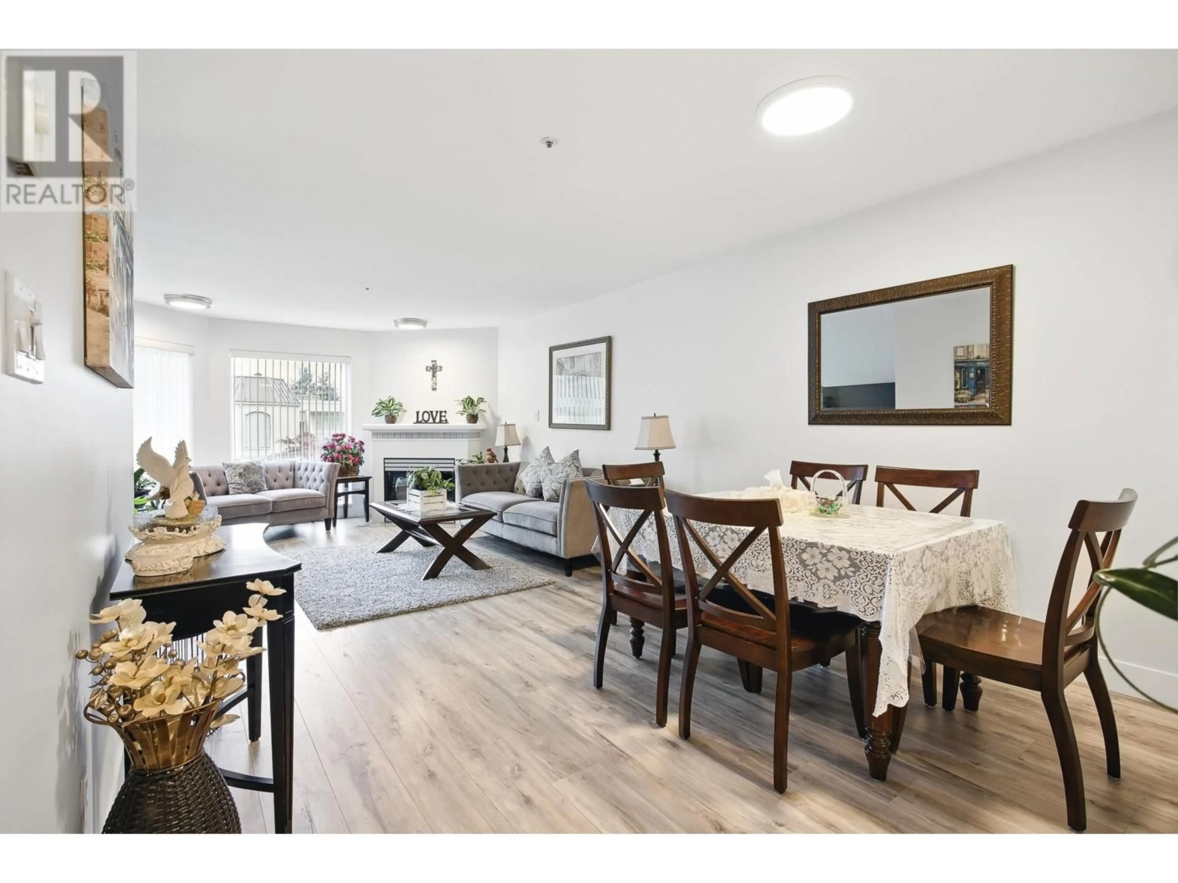 Dining room, wood/laminate floor for 322 - 1220 LASALLE PLACE, Coquitlam British Columbia V3B7L6