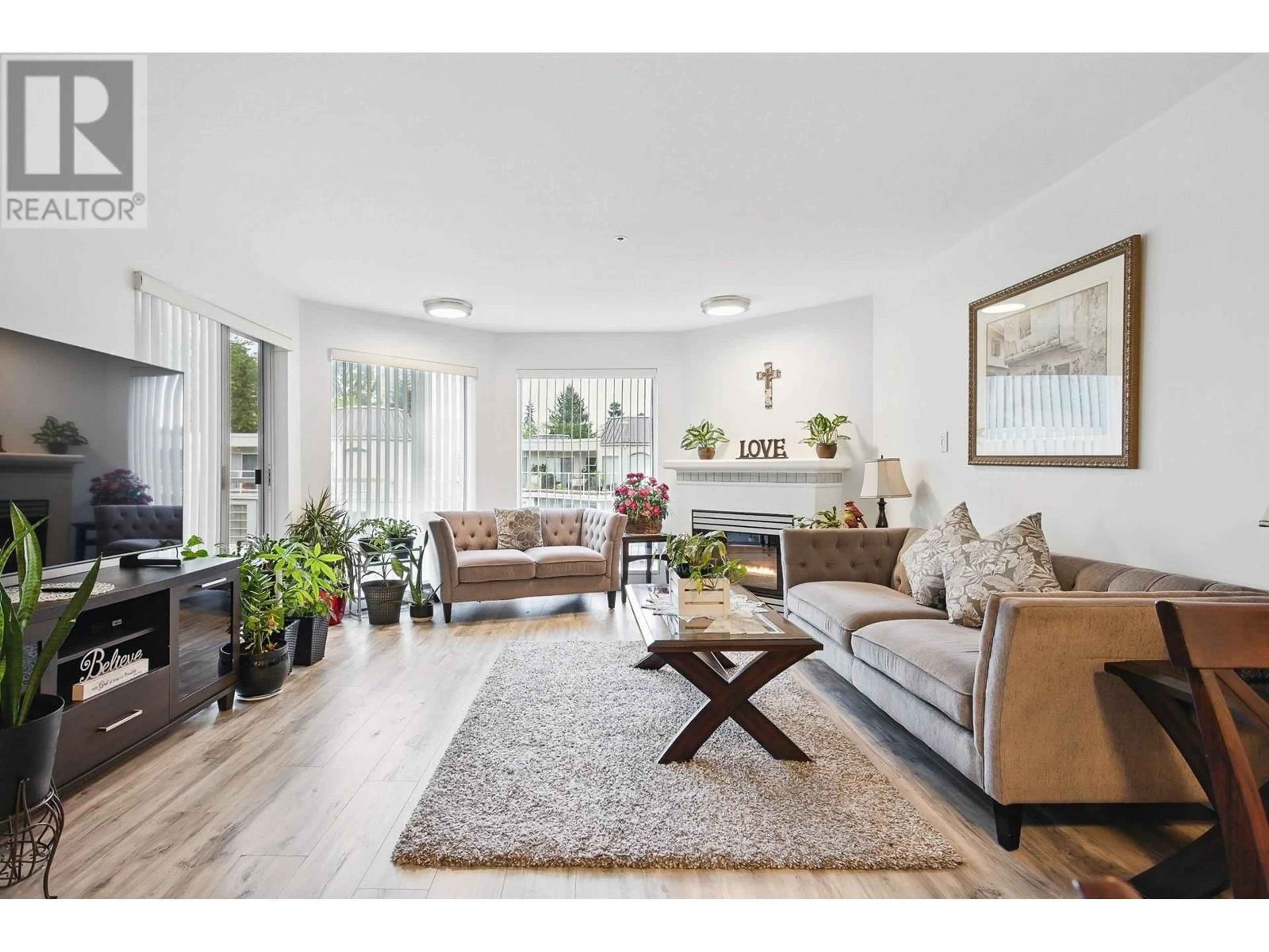 Living room with furniture, unknown for 322 - 1220 LASALLE PLACE, Coquitlam British Columbia V3B7L6