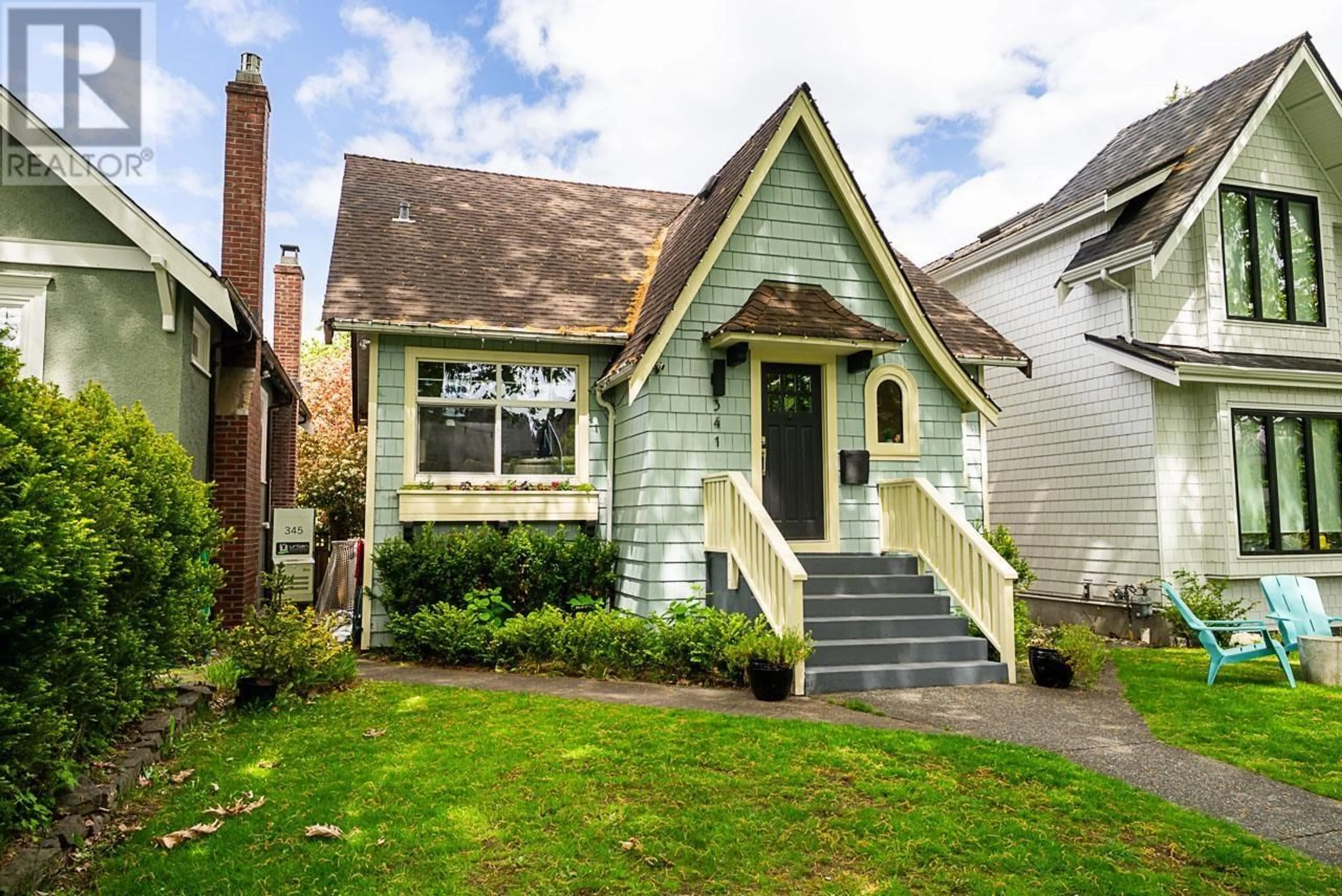 Home with vinyl exterior material, street for 341 22ND AVENUE, Vancouver British Columbia V5Y2G3