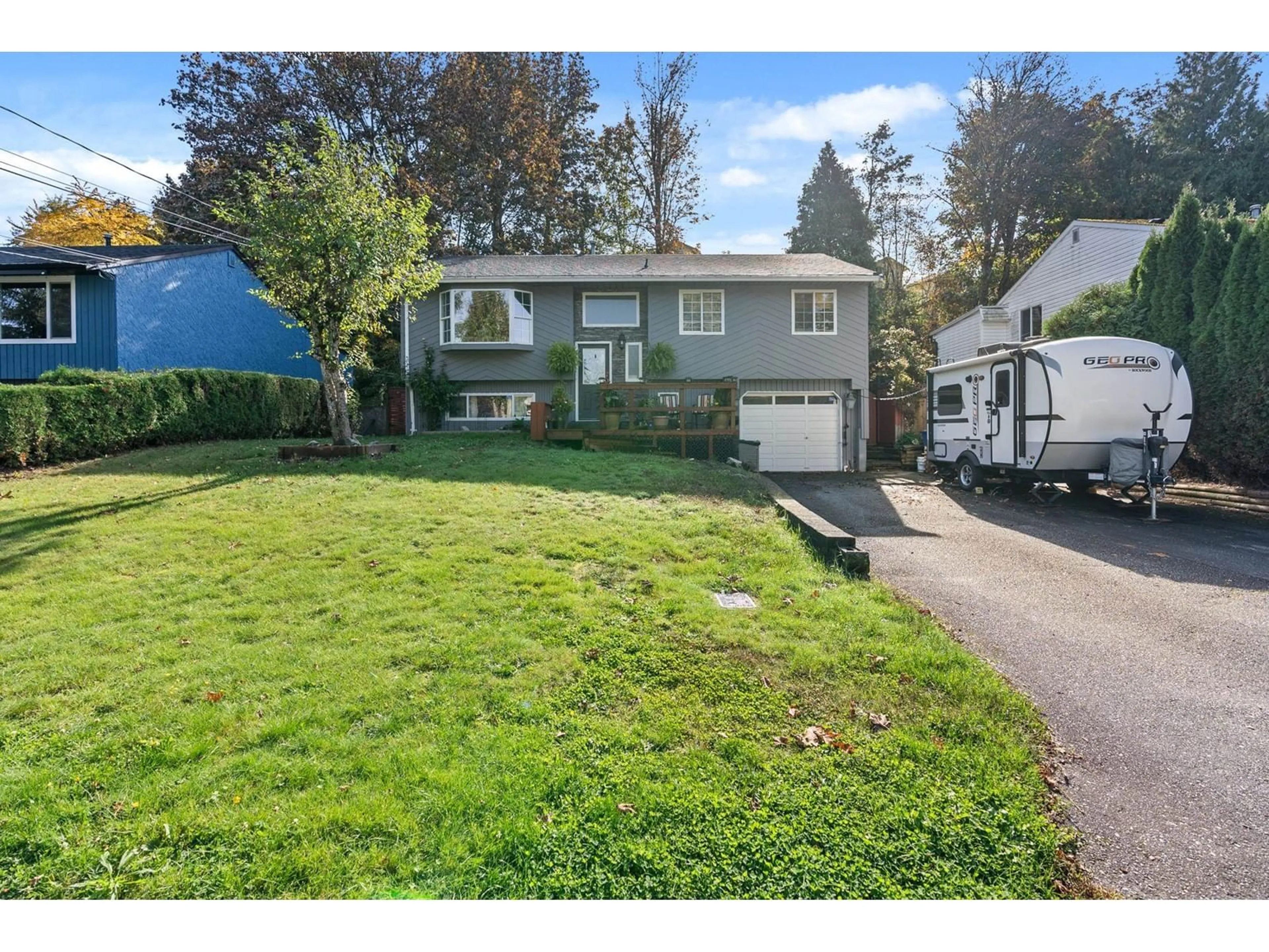A pic from outside/outdoor area/front of a property/back of a property/a pic from drone, street for 34444 IMMEL, Abbotsford British Columbia V2S5P4