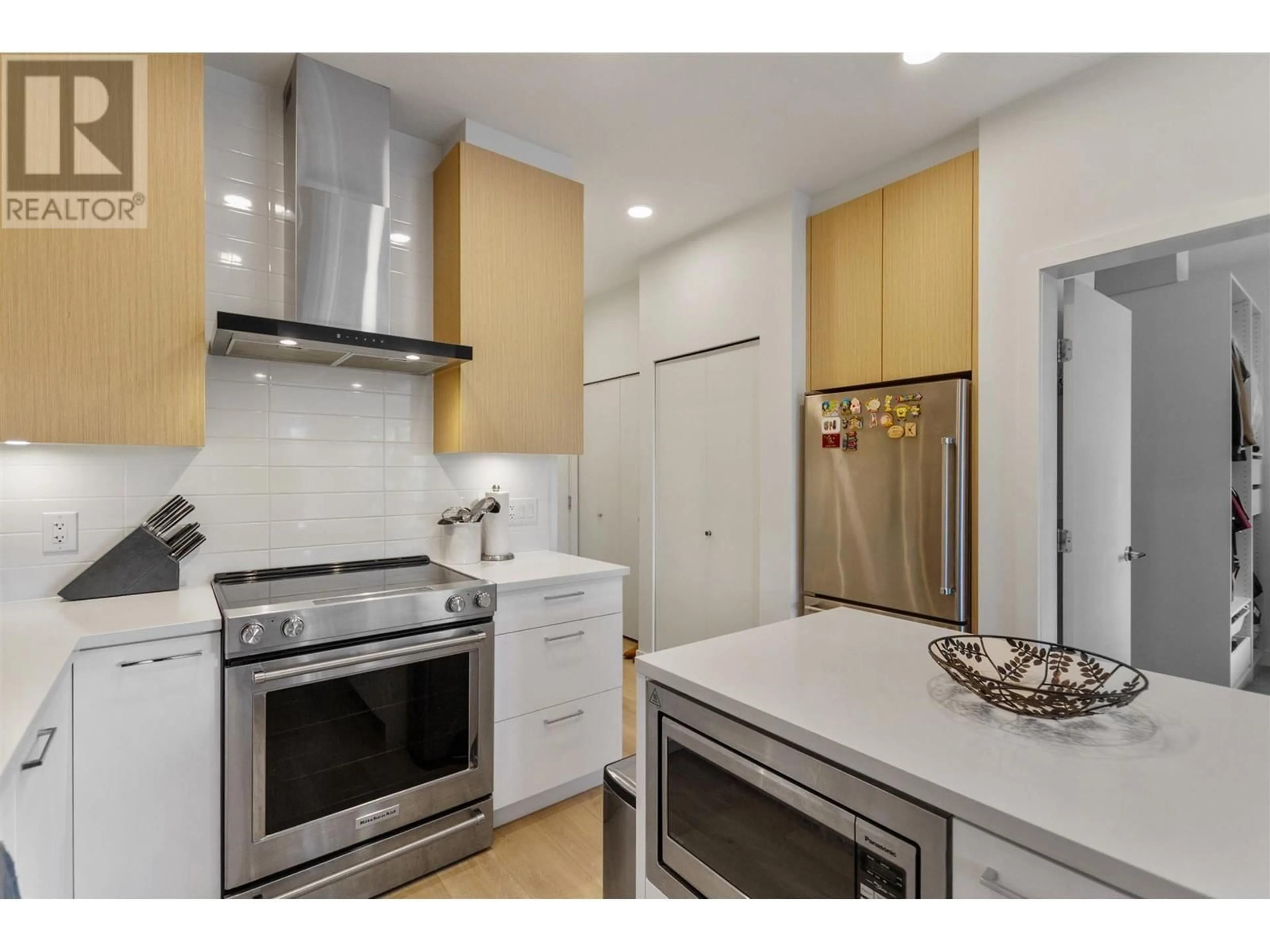 Unknown for 411 - 7588 16TH STREET, Burnaby British Columbia V3N0H8