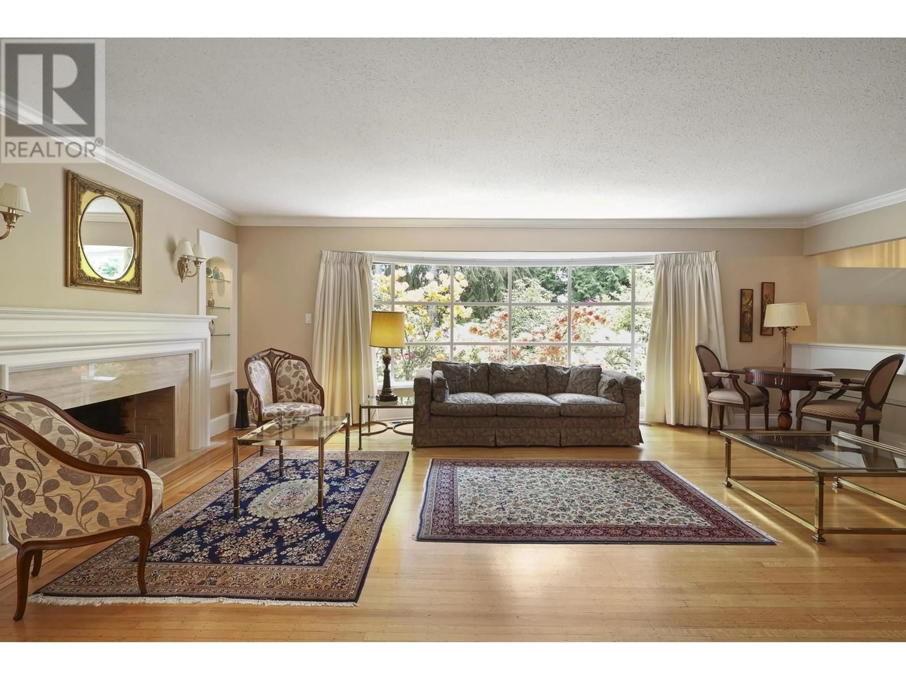 Living room with furniture, unknown for 475 SOUTHBOROUGH DRIVE, West Vancouver British Columbia V7S1M4