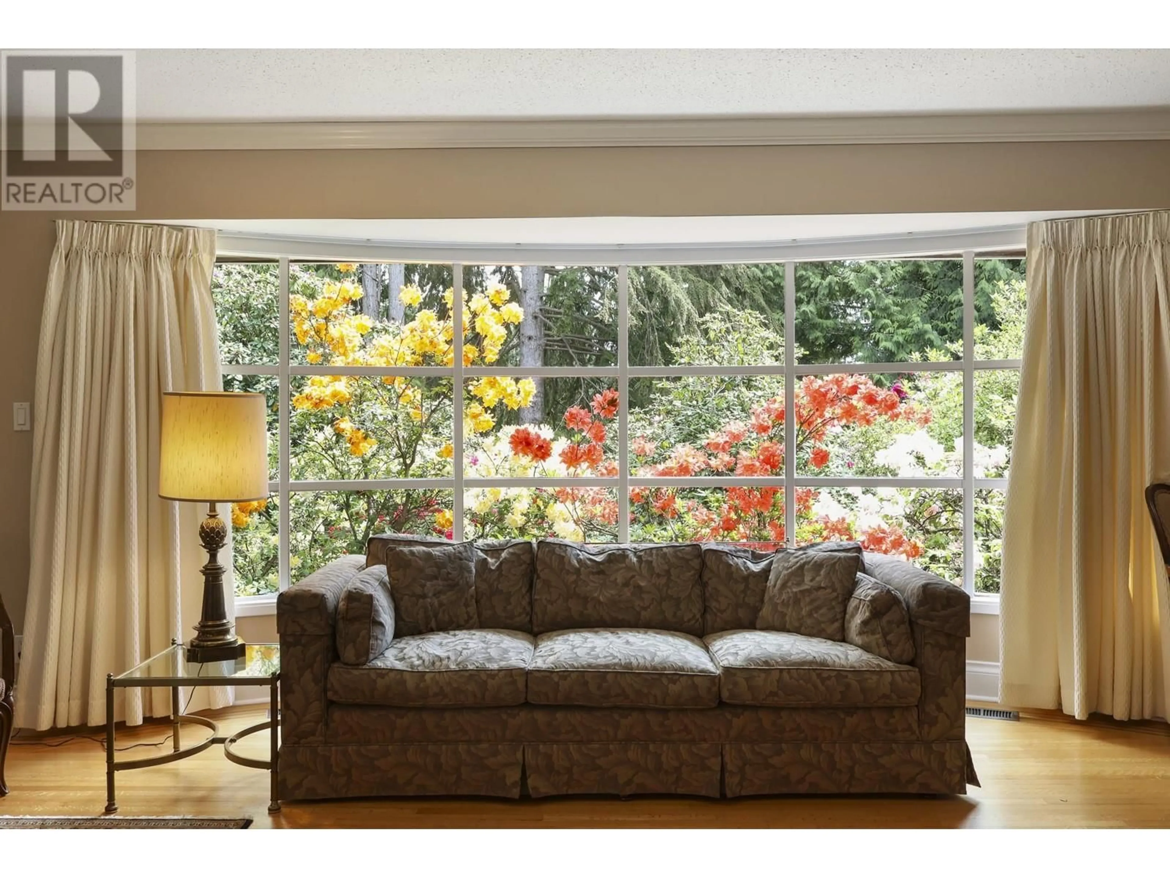 Living room with furniture, unknown for 475 SOUTHBOROUGH DRIVE, West Vancouver British Columbia V7S1M4