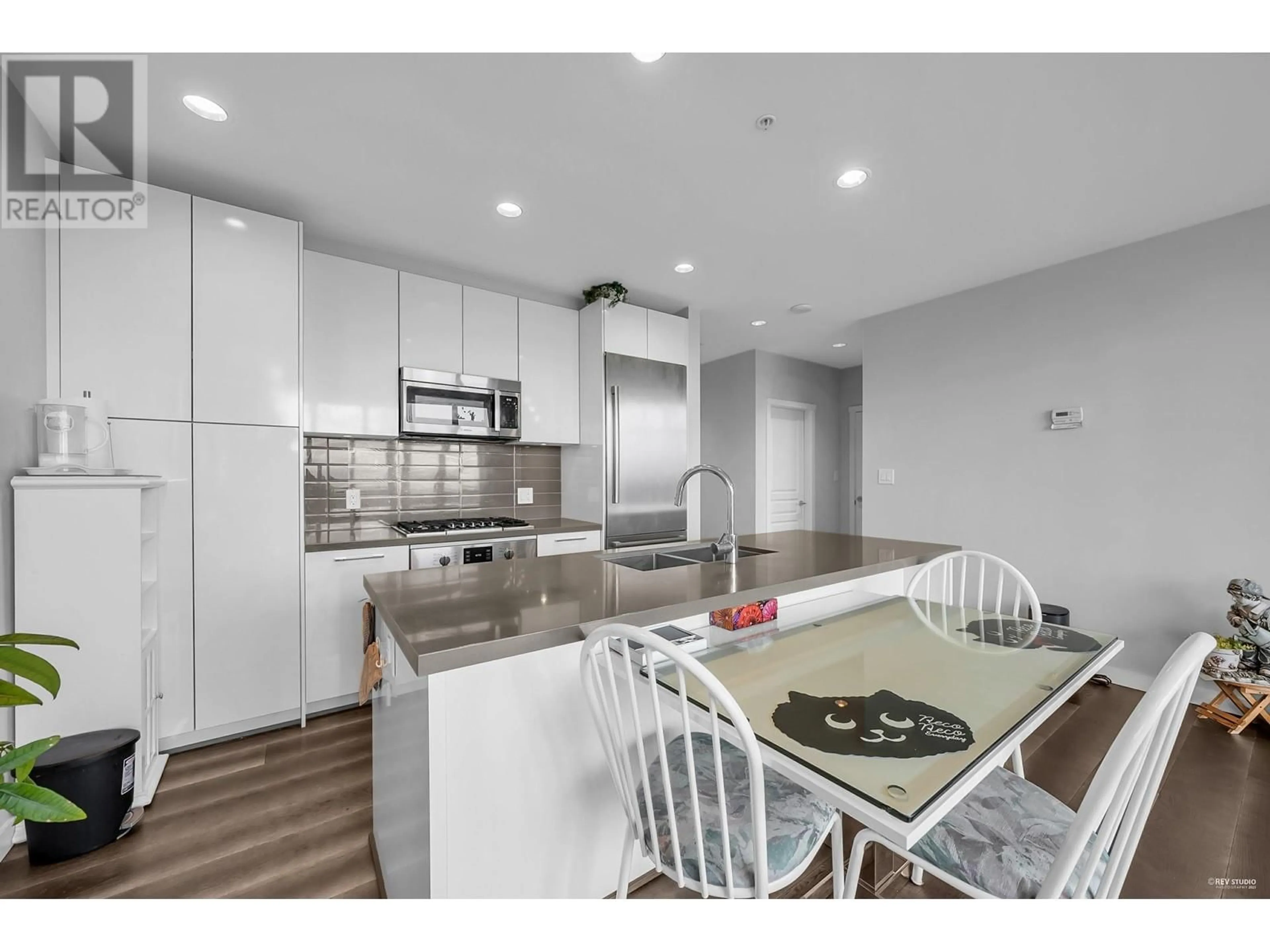 Open concept kitchen, unknown for 2902 - 3093 WINDSOR GATE, Coquitlam British Columbia V3B0N2