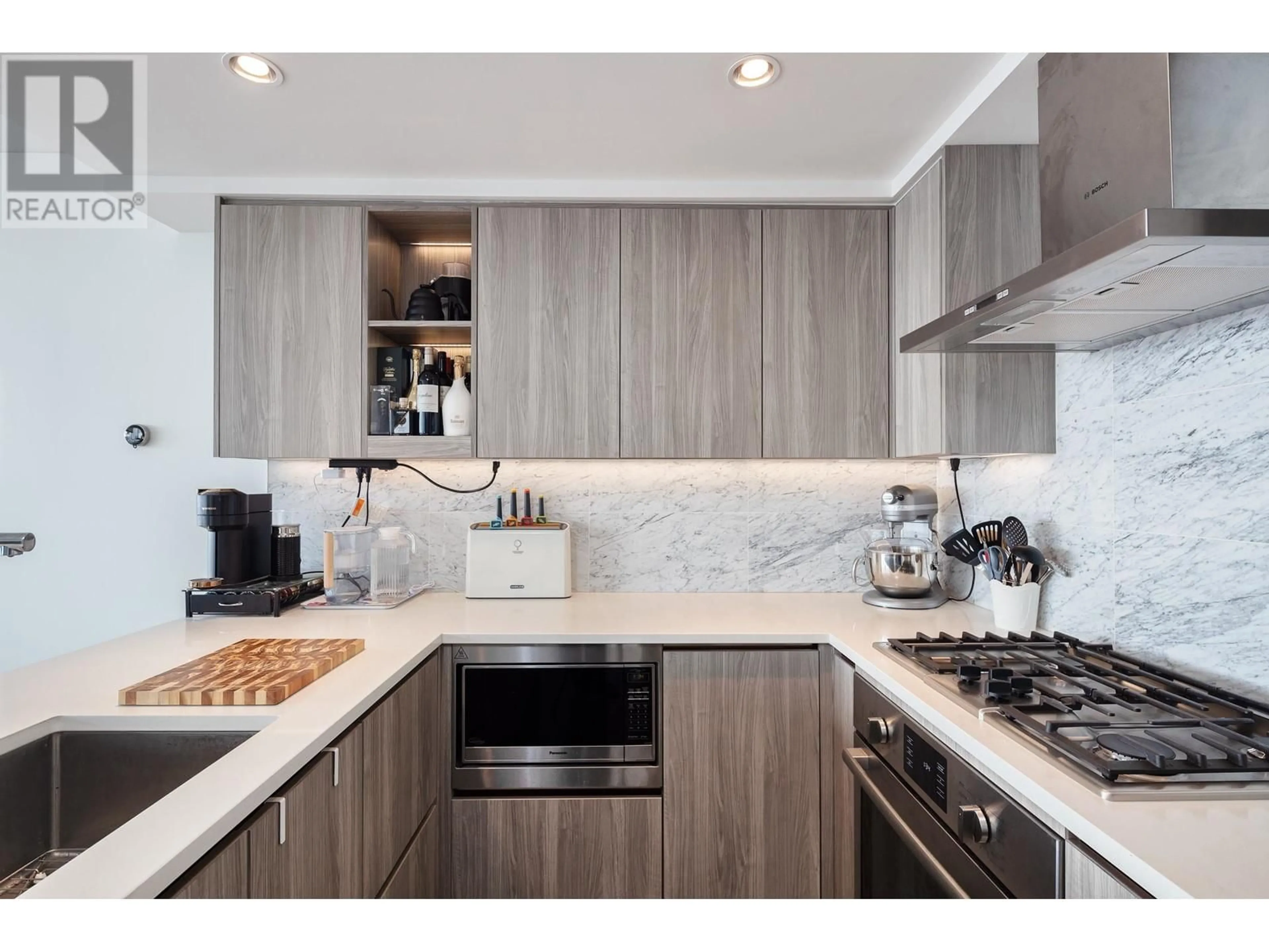 Contemporary kitchen, unknown for 3508 - 4720 LOUGHEED HIGHWAY, Burnaby British Columbia V5C0M8