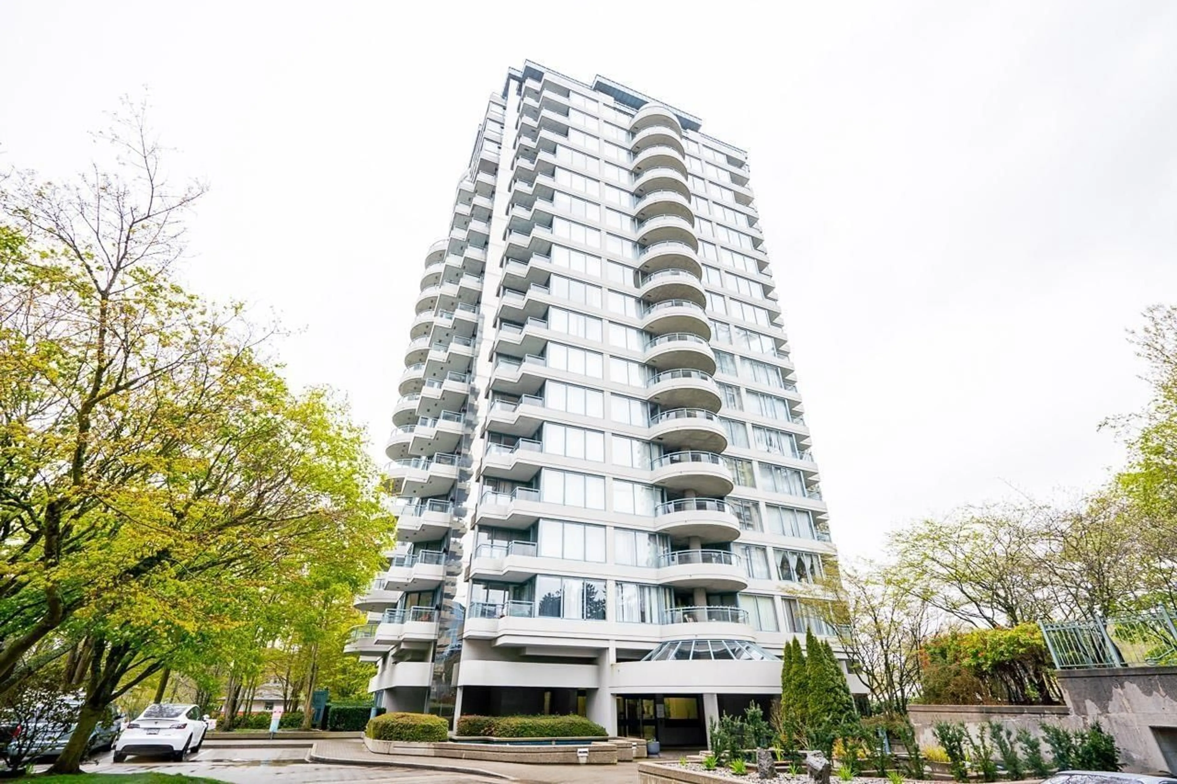 Unknown for 1401 - 13353 108, Surrey British Columbia V3T5T5