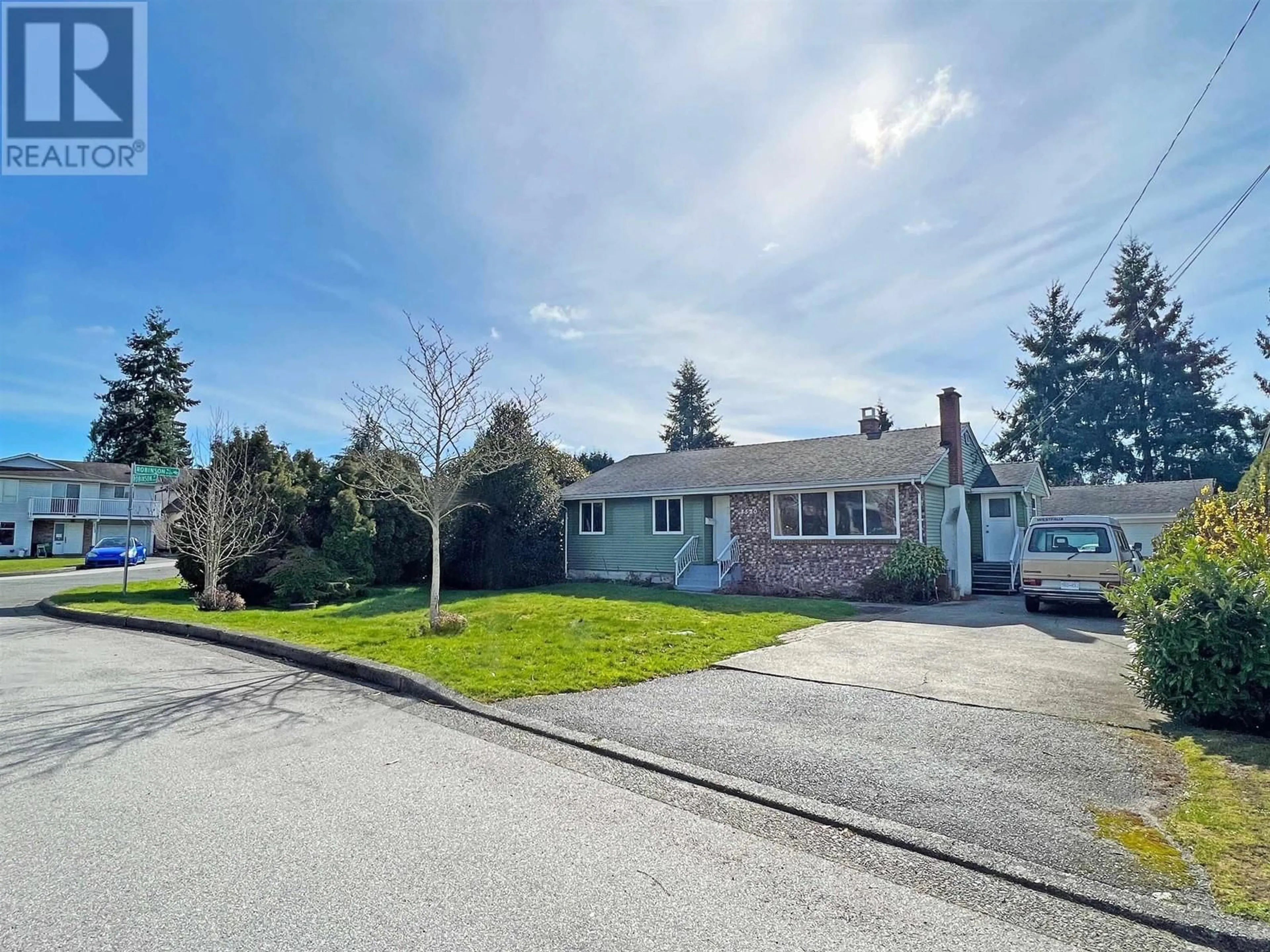 A pic from outside/outdoor area/front of a property/back of a property/a pic from drone, street for 8520 ROBINSON ROAD, Richmond British Columbia V6Y1B5
