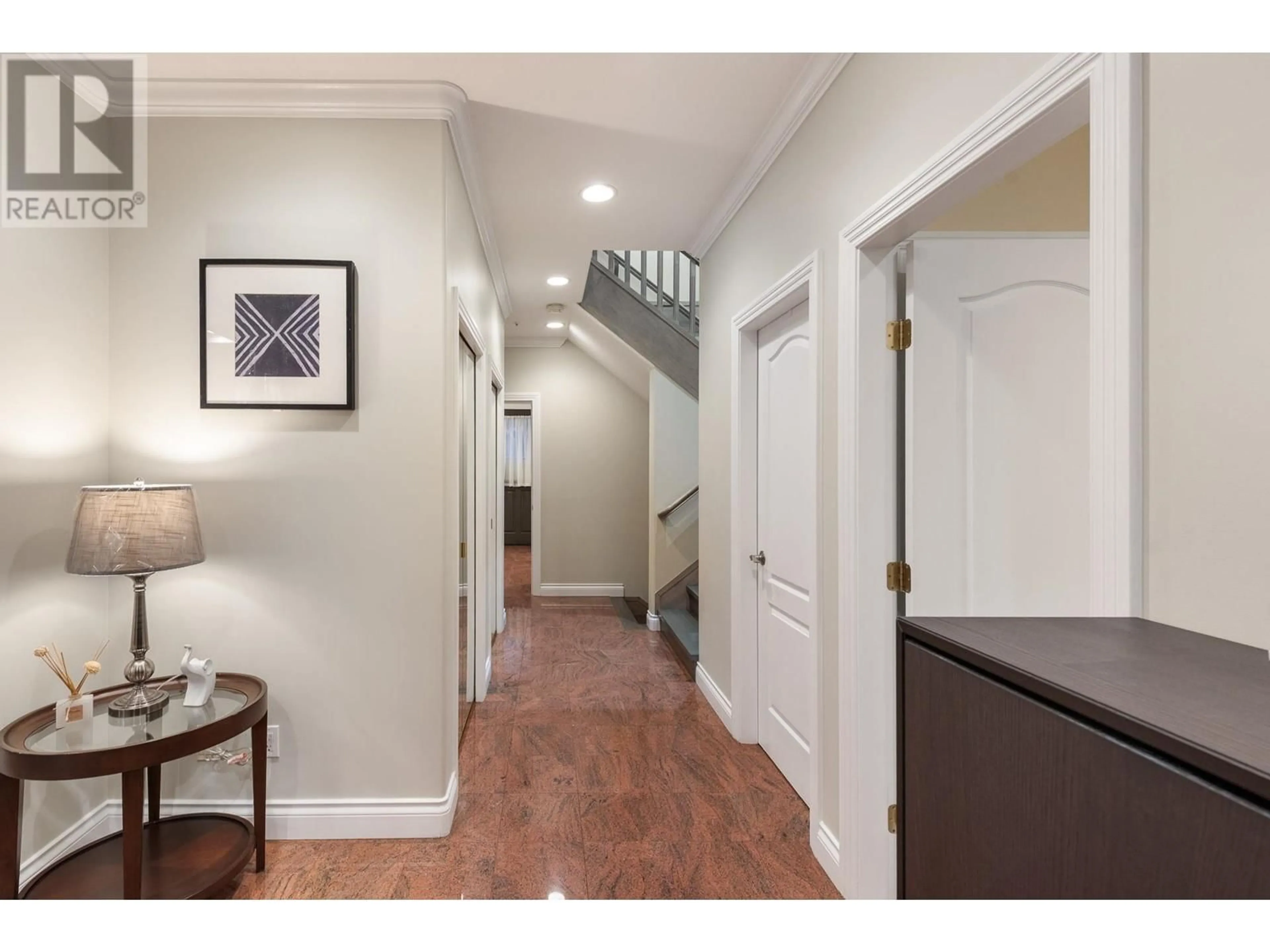 Indoor entryway for 590 63RD AVENUE, Vancouver British Columbia V6P2G8