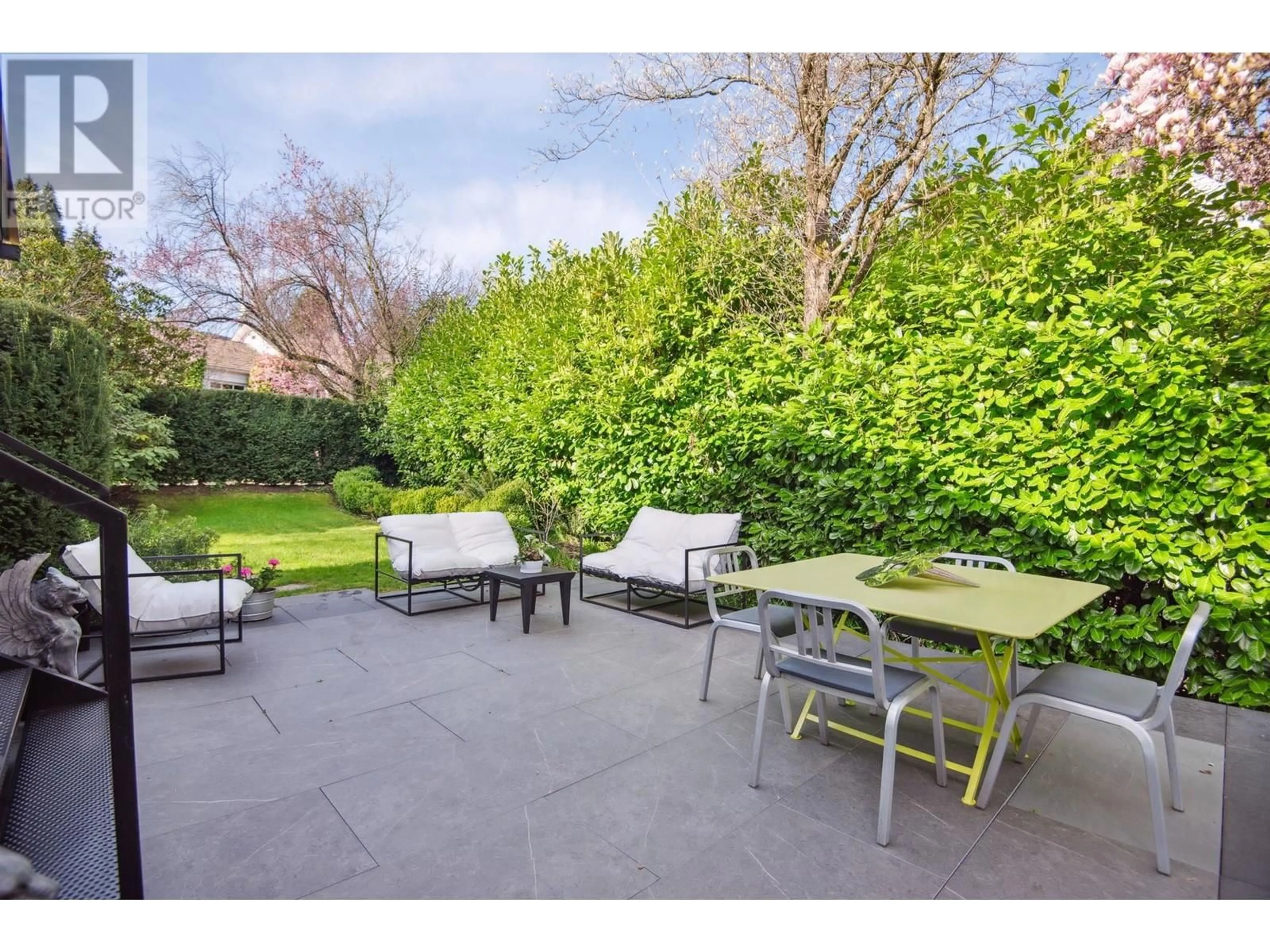 Patio, street for 2562 WALLACE CRESCENT, Vancouver British Columbia V6R3V4