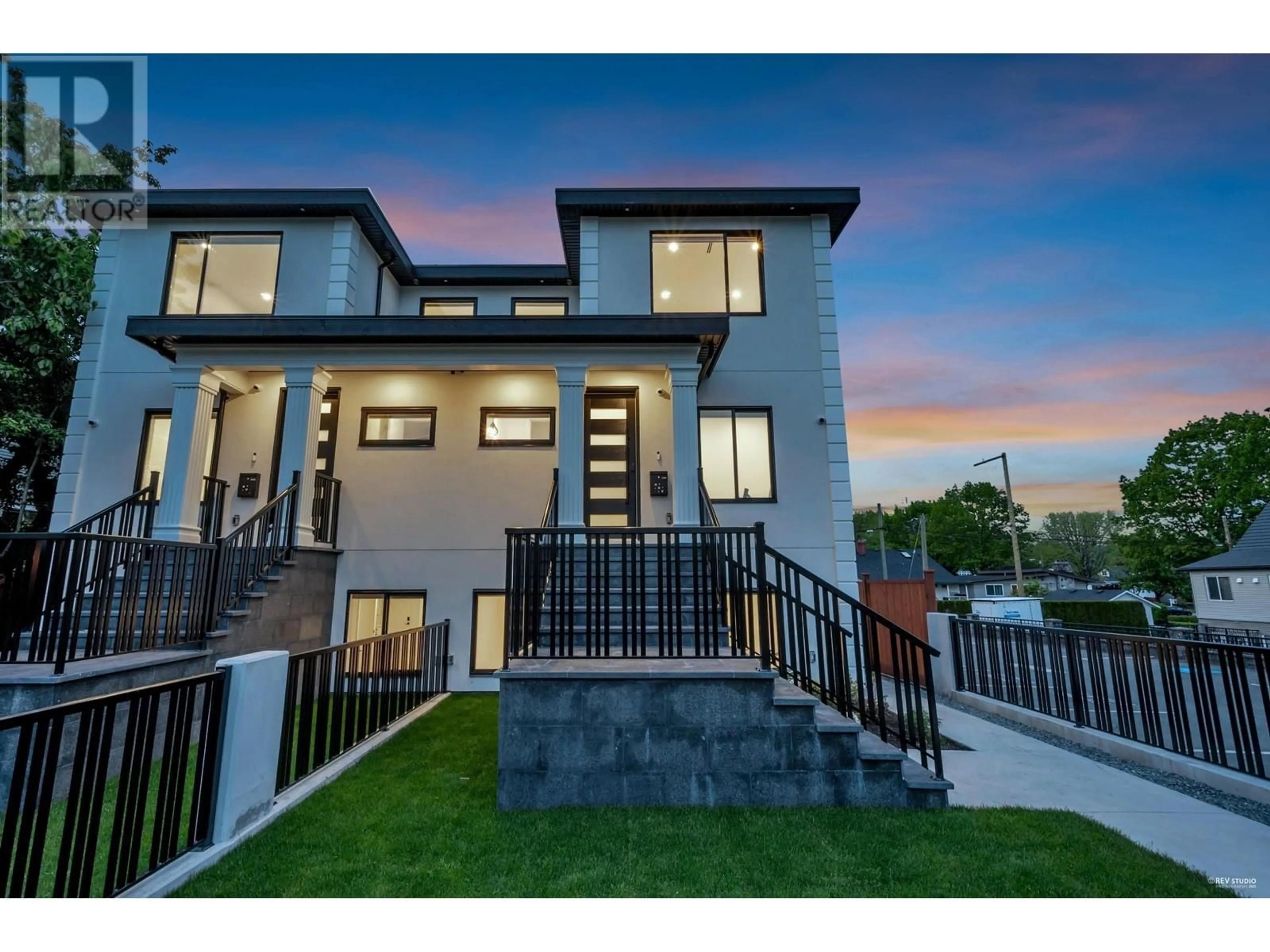 Unknown for 3861 TRIUMPH STREET, Burnaby British Columbia V5C1Y6