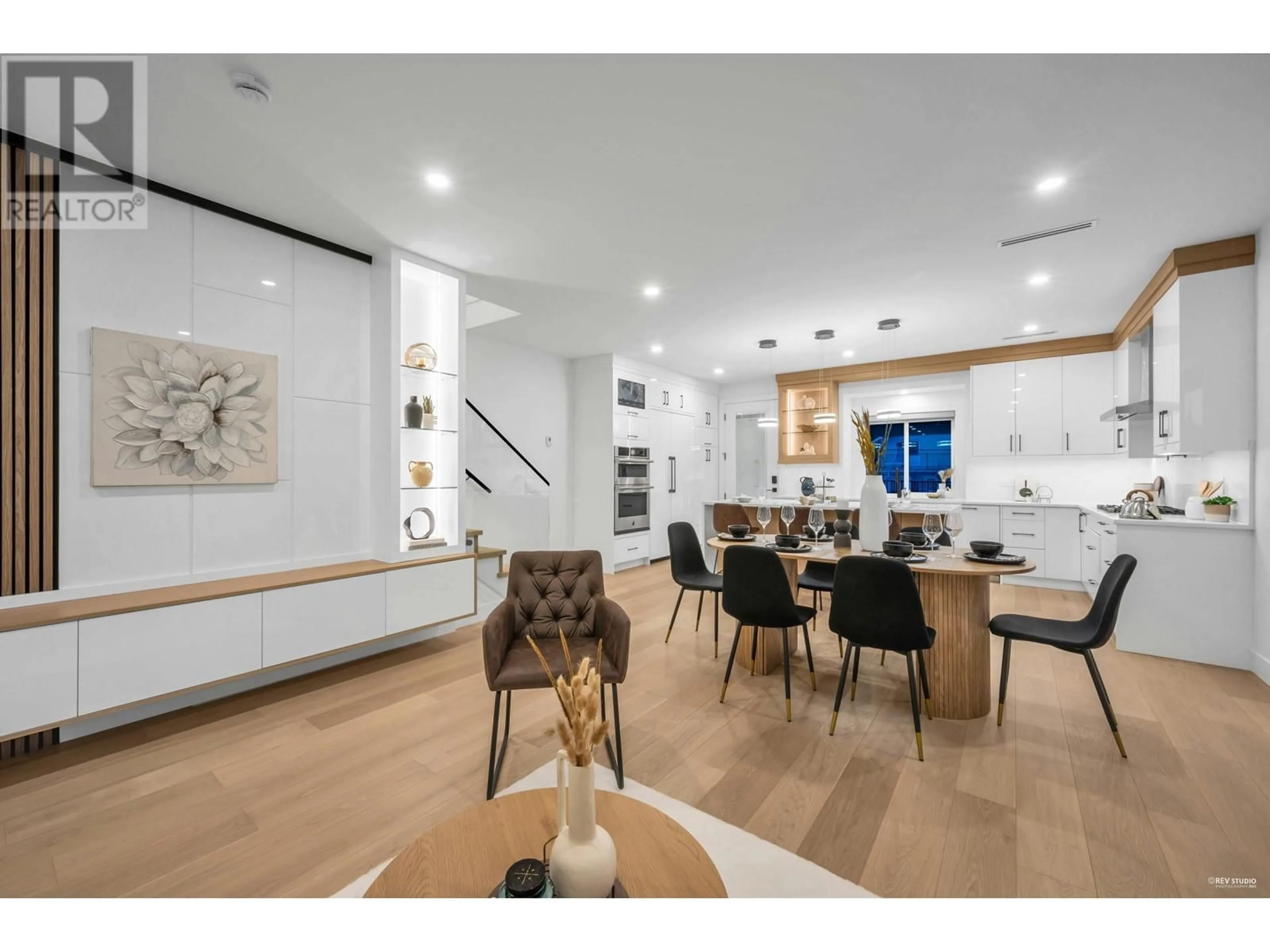 Open concept kitchen, unknown for 3861 TRIUMPH STREET, Burnaby British Columbia V5C1Y6