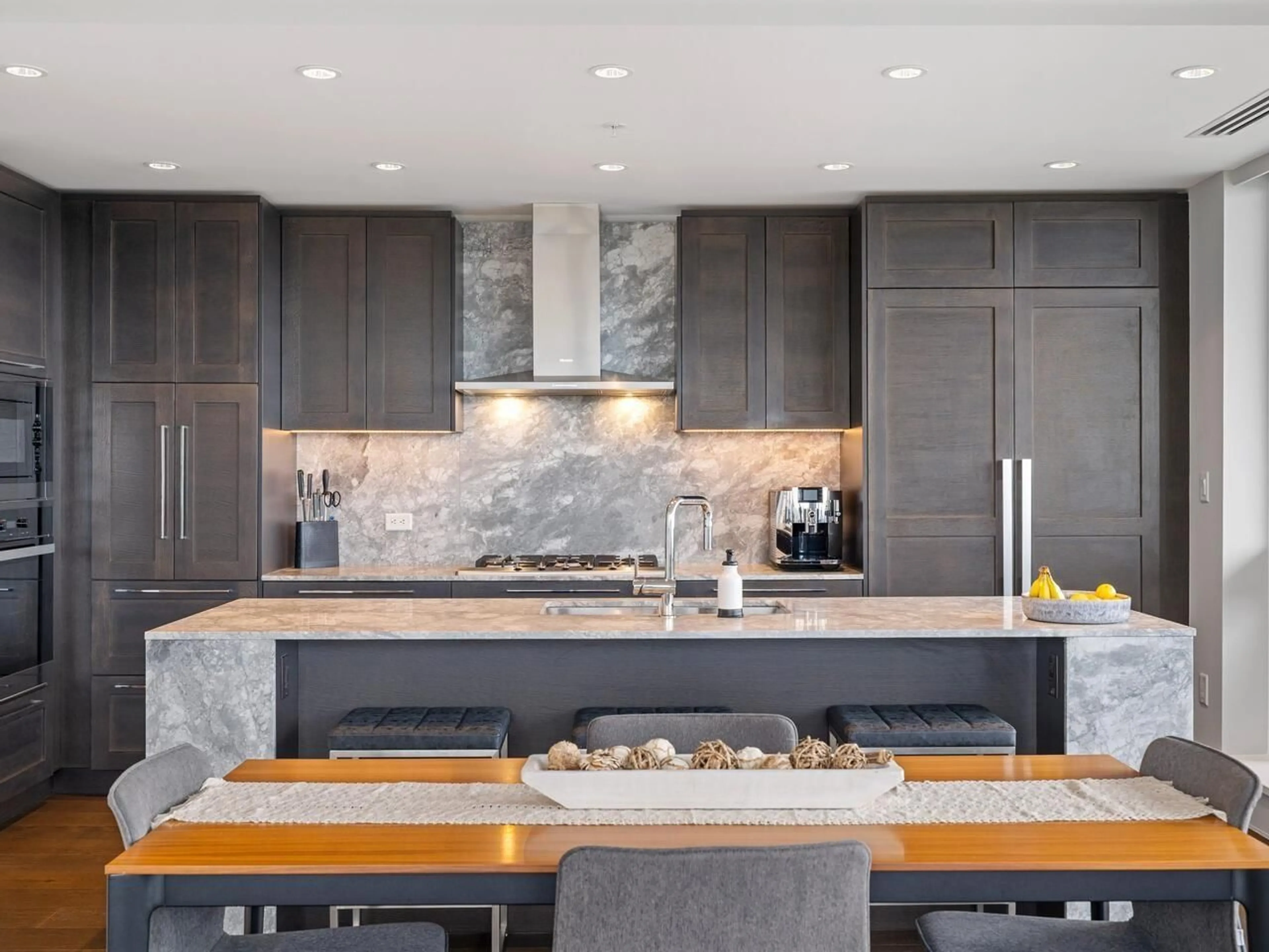 Contemporary kitchen, unknown for 901 - 1500 MARTIN, White Rock British Columbia V4B0C2