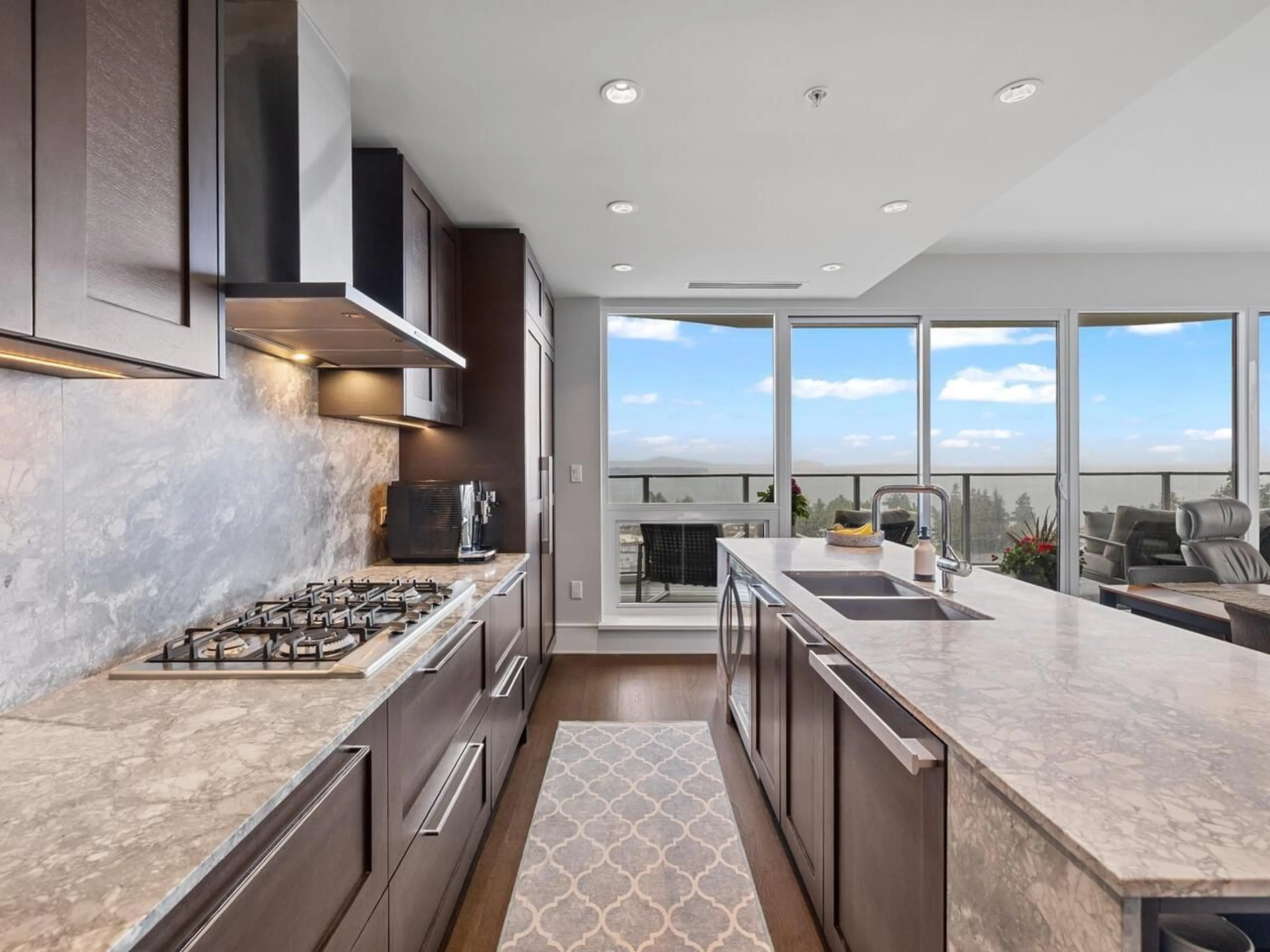 Contemporary kitchen, ceramic/tile floor for 901 - 1500 MARTIN, White Rock British Columbia V4B0C2