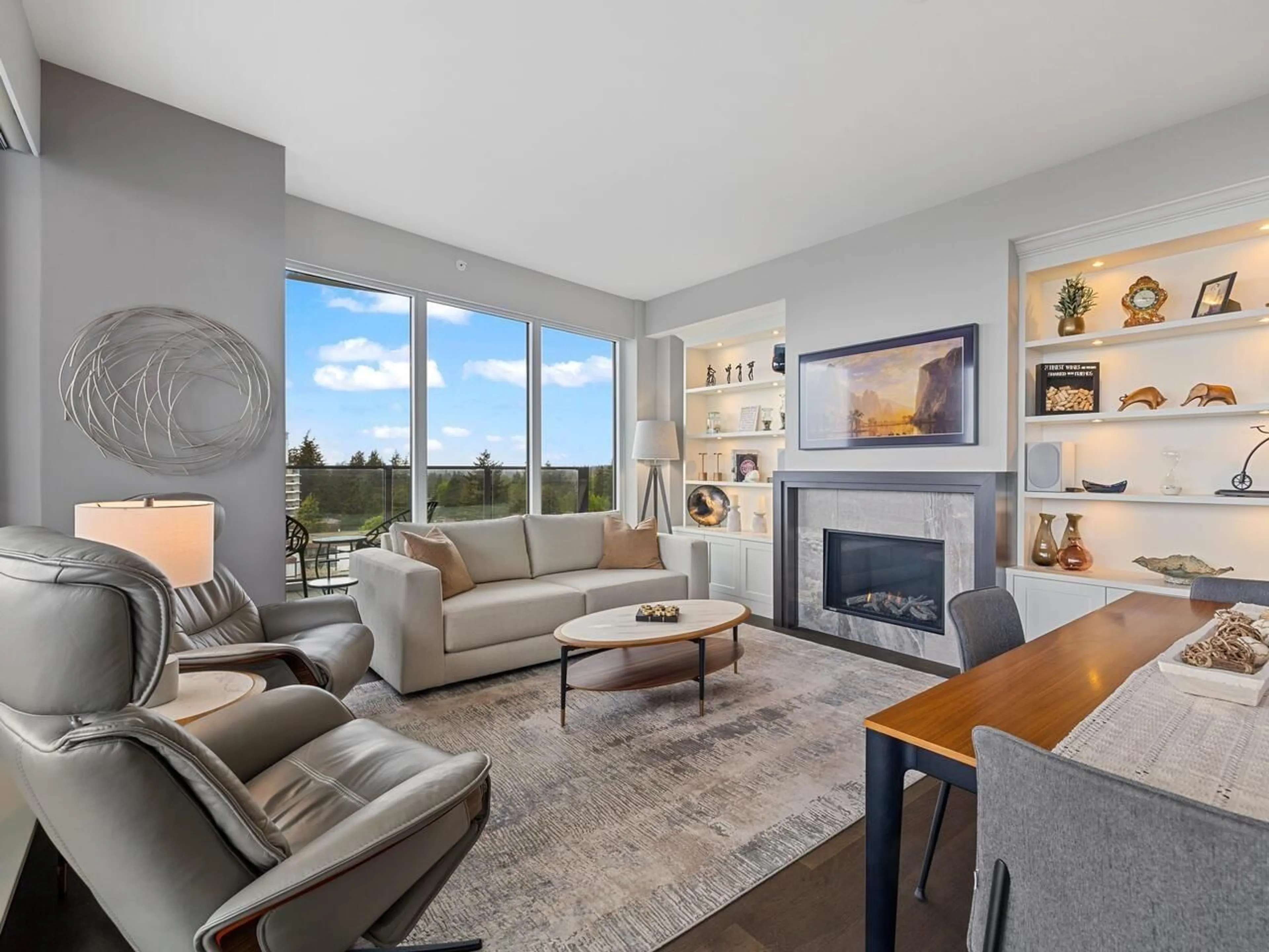 Living room with furniture, unknown for 901 - 1500 MARTIN, White Rock British Columbia V4B0C2