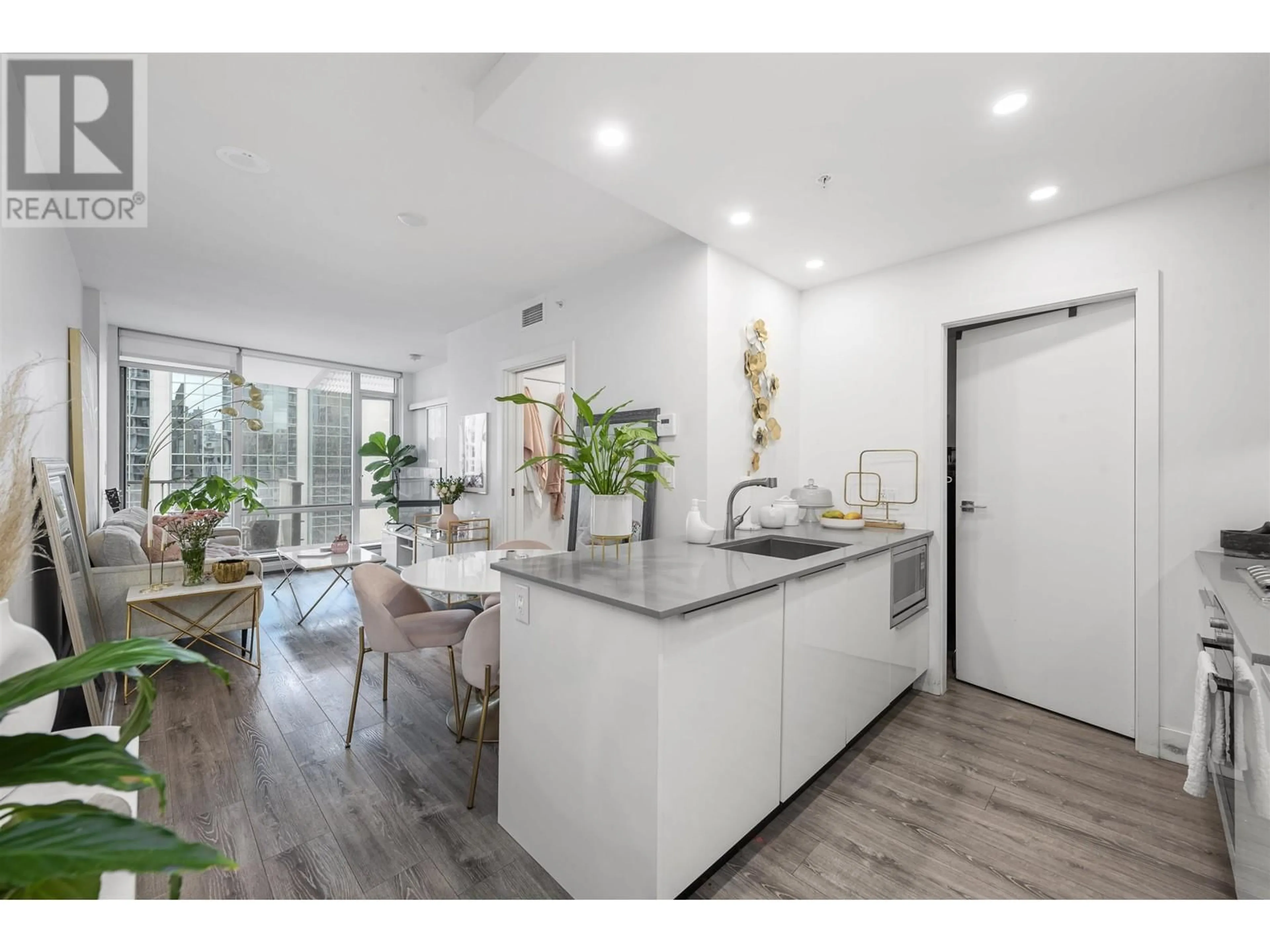 Open concept kitchen, unknown for 1809 - 1283 HOWE STREET, Vancouver British Columbia V6Z0E3