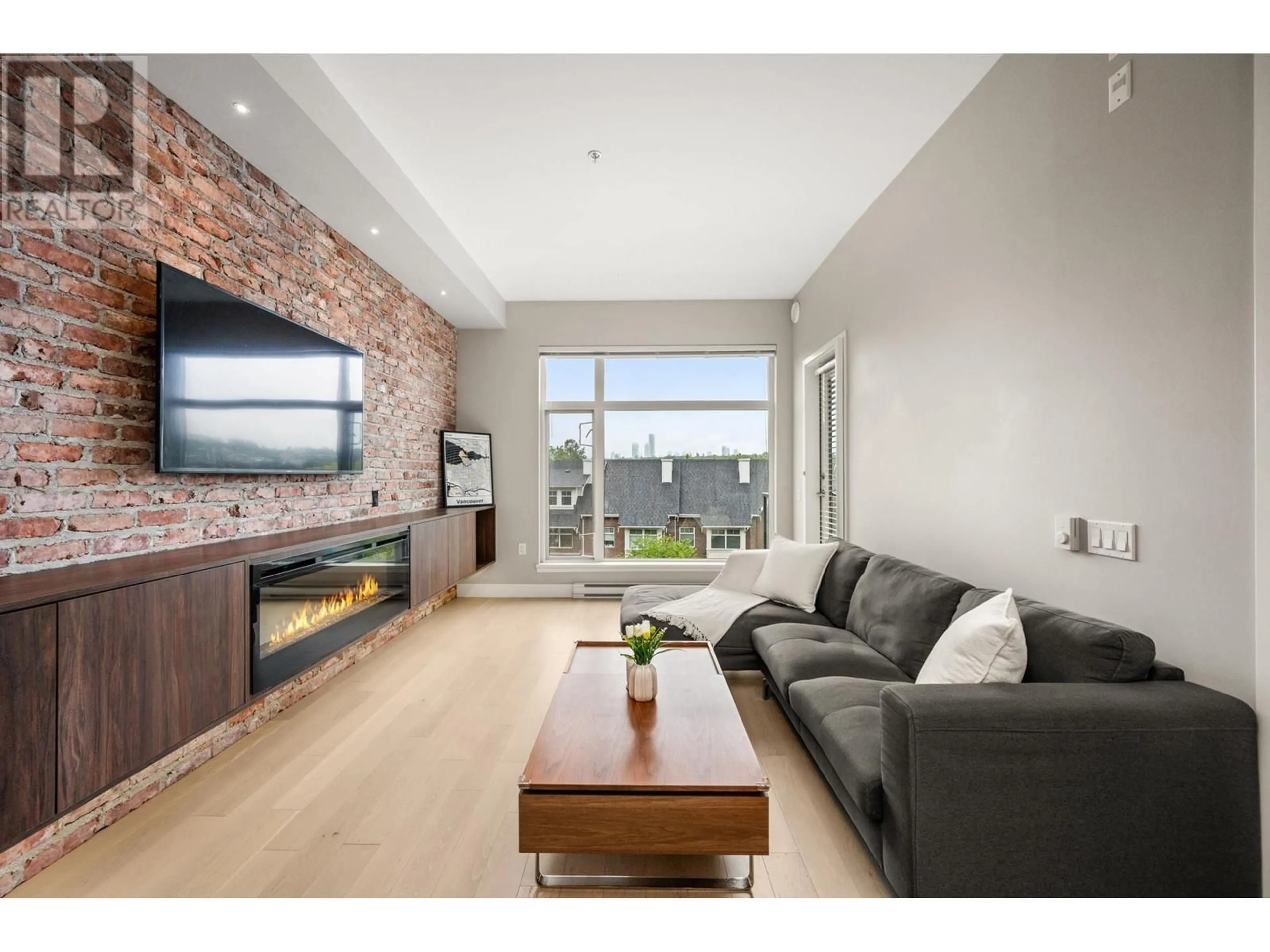 Living room with furniture, unknown for 304 - 262 SALTER STREET, New Westminster British Columbia V3M0J6