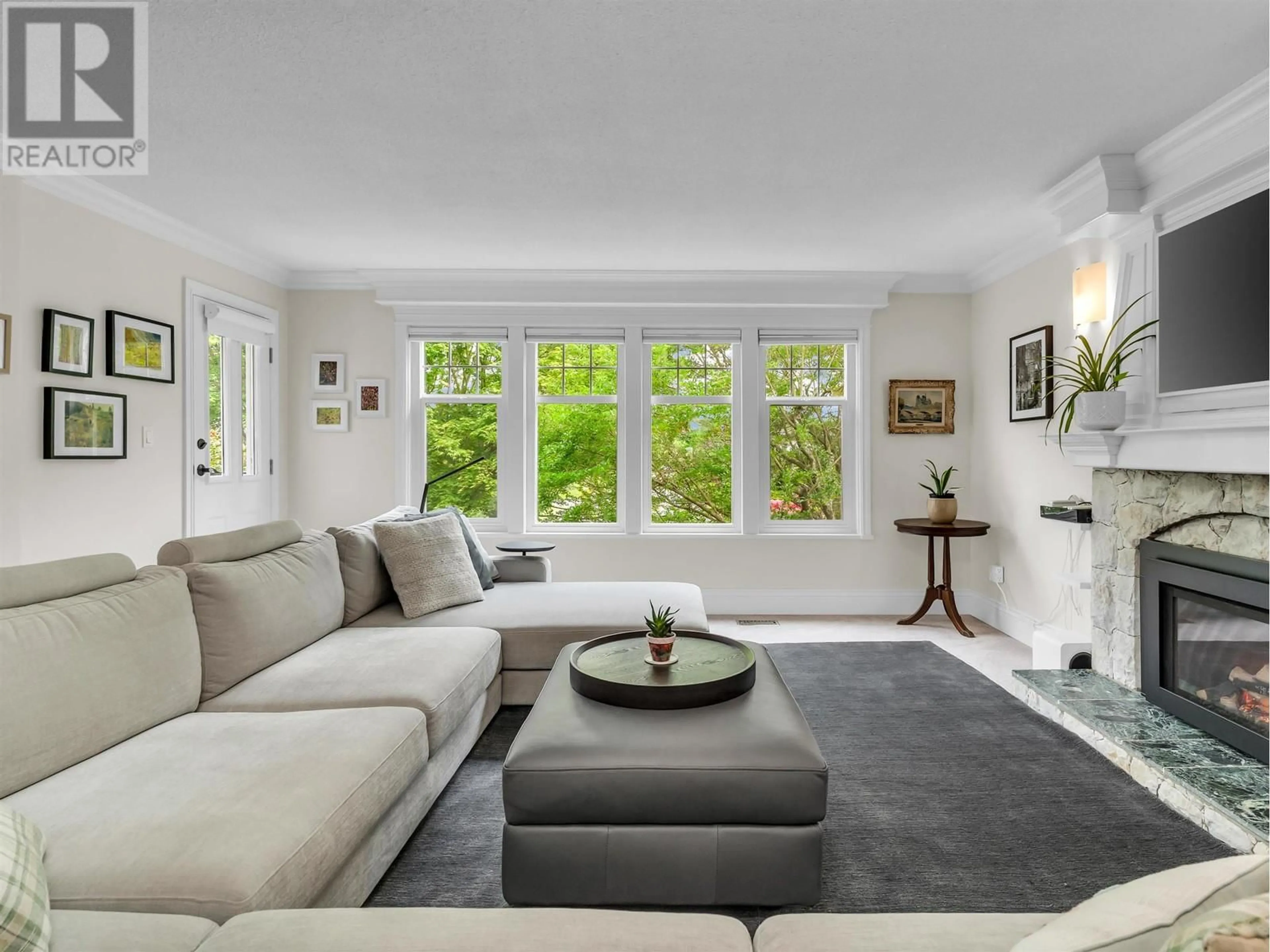 Living room with furniture, unknown for 10360 ANAHIM DRIVE, Richmond British Columbia V7A3C5