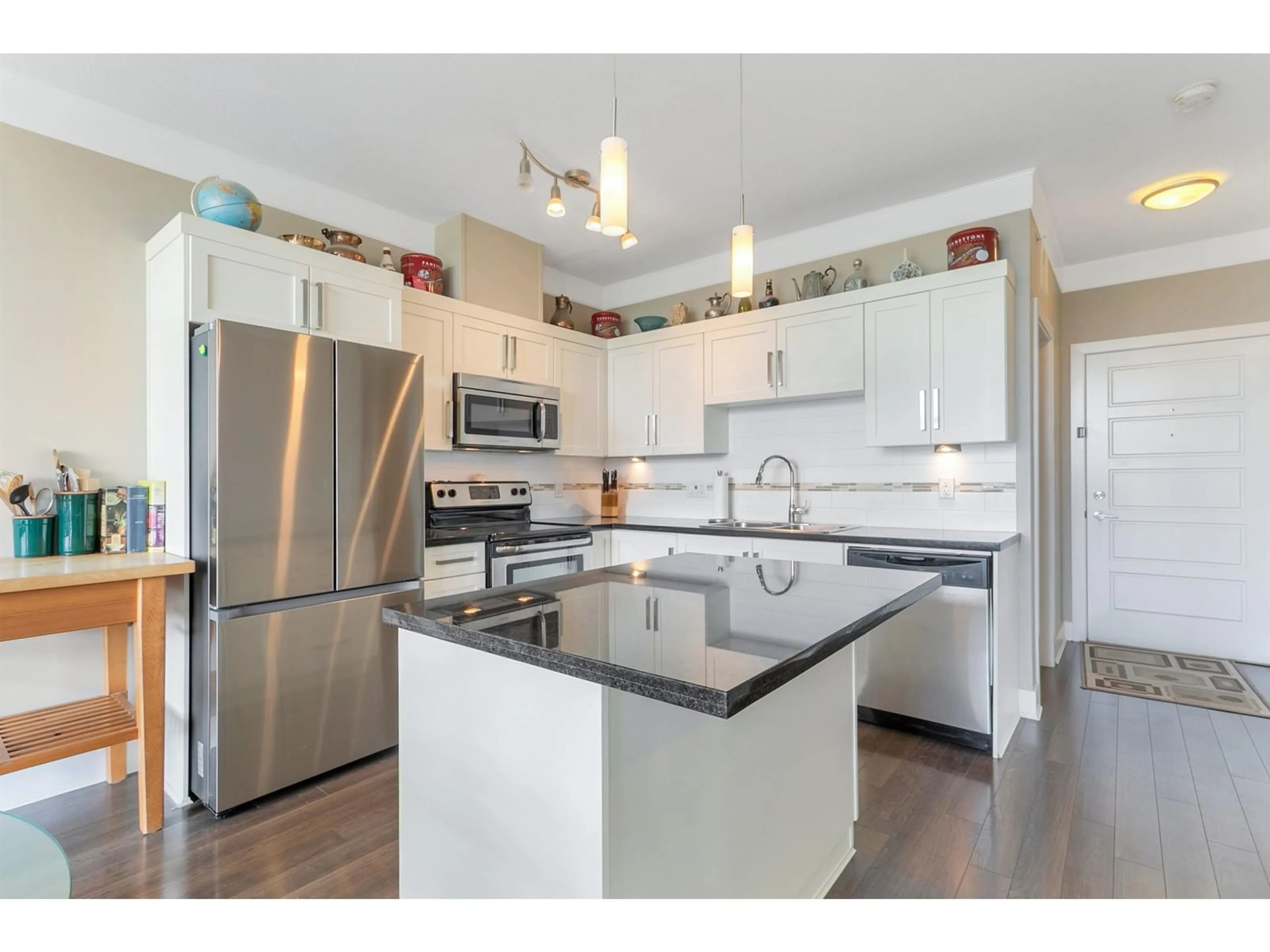 Open concept kitchen, unknown for 403 - 20630 DOUGLAS, Langley British Columbia V3A4B8