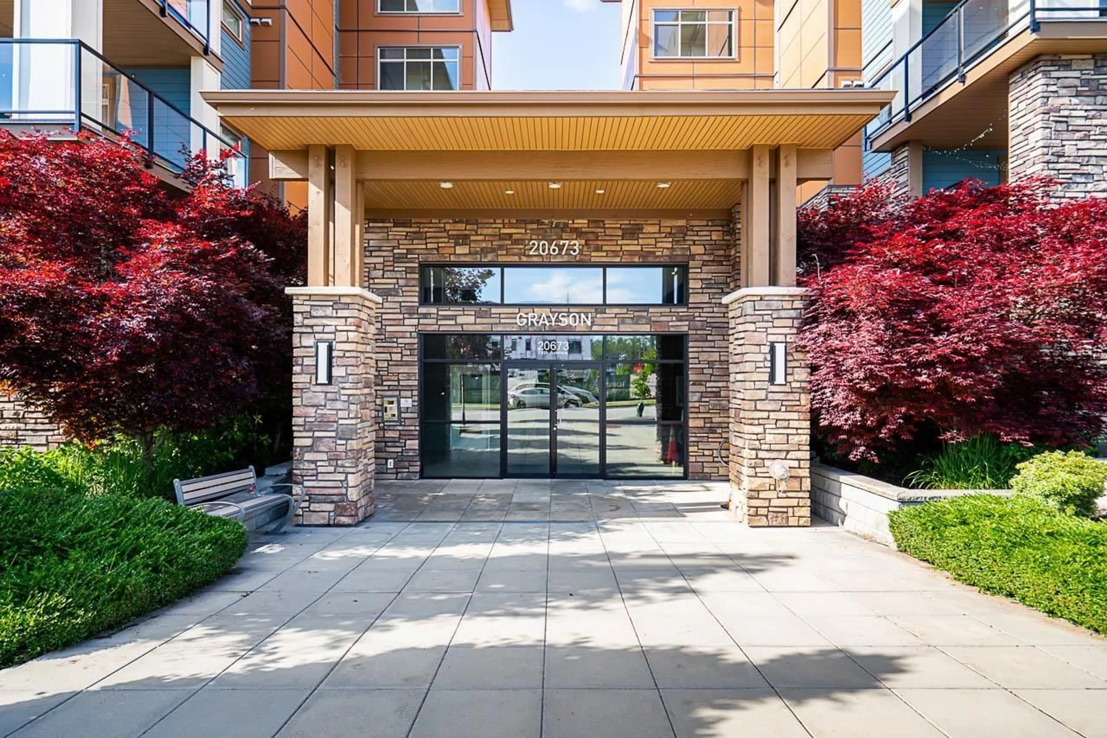 Indoor foyer for 214 - 20673 78, Langley British Columbia V2Y3K1