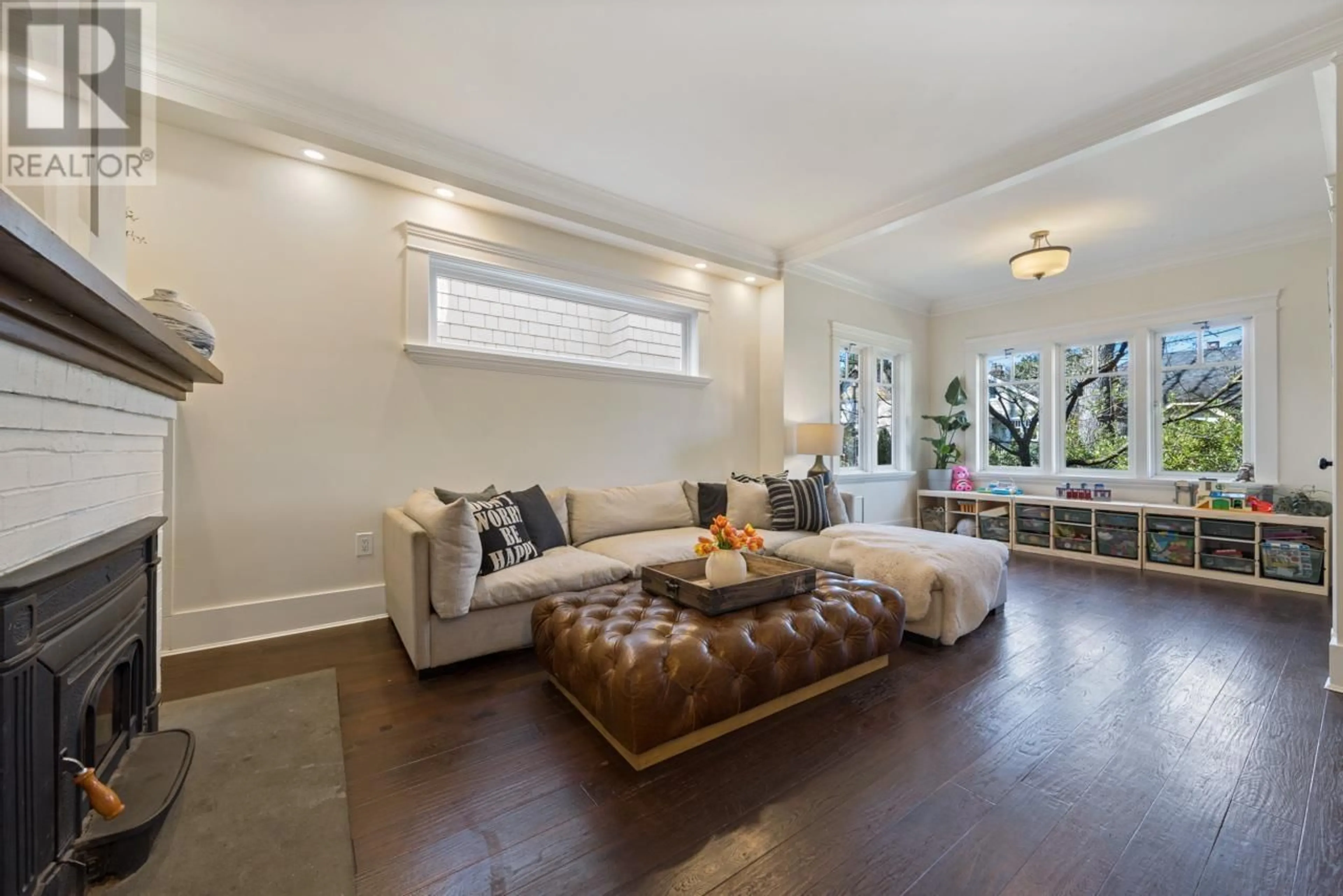 Living room with furniture, unknown for 1252 23RD AVENUE, Vancouver British Columbia V5V1Y9