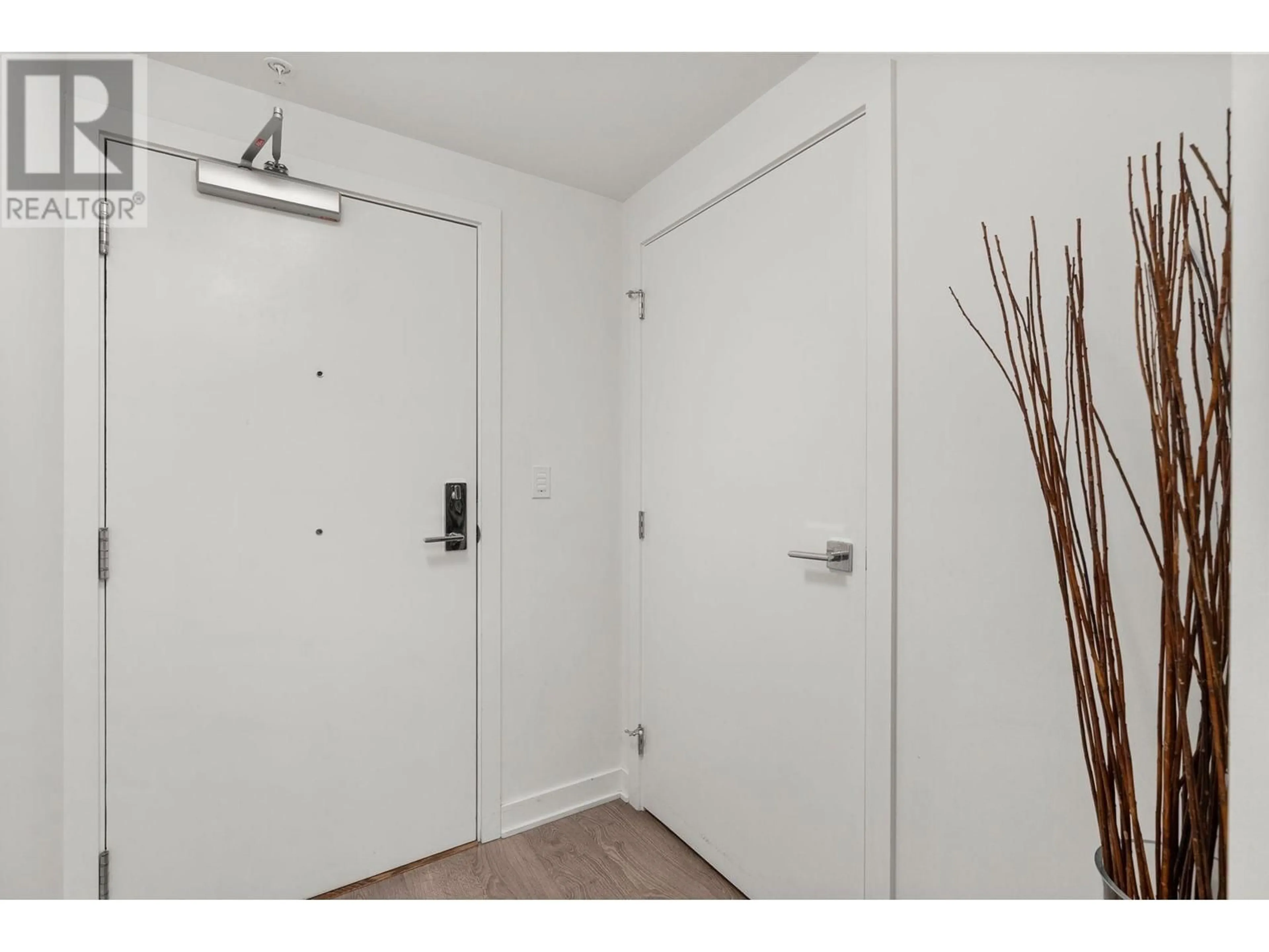 Indoor entryway for 1206 - 1401 HUNTER STREET, North Vancouver British Columbia V7J0E2