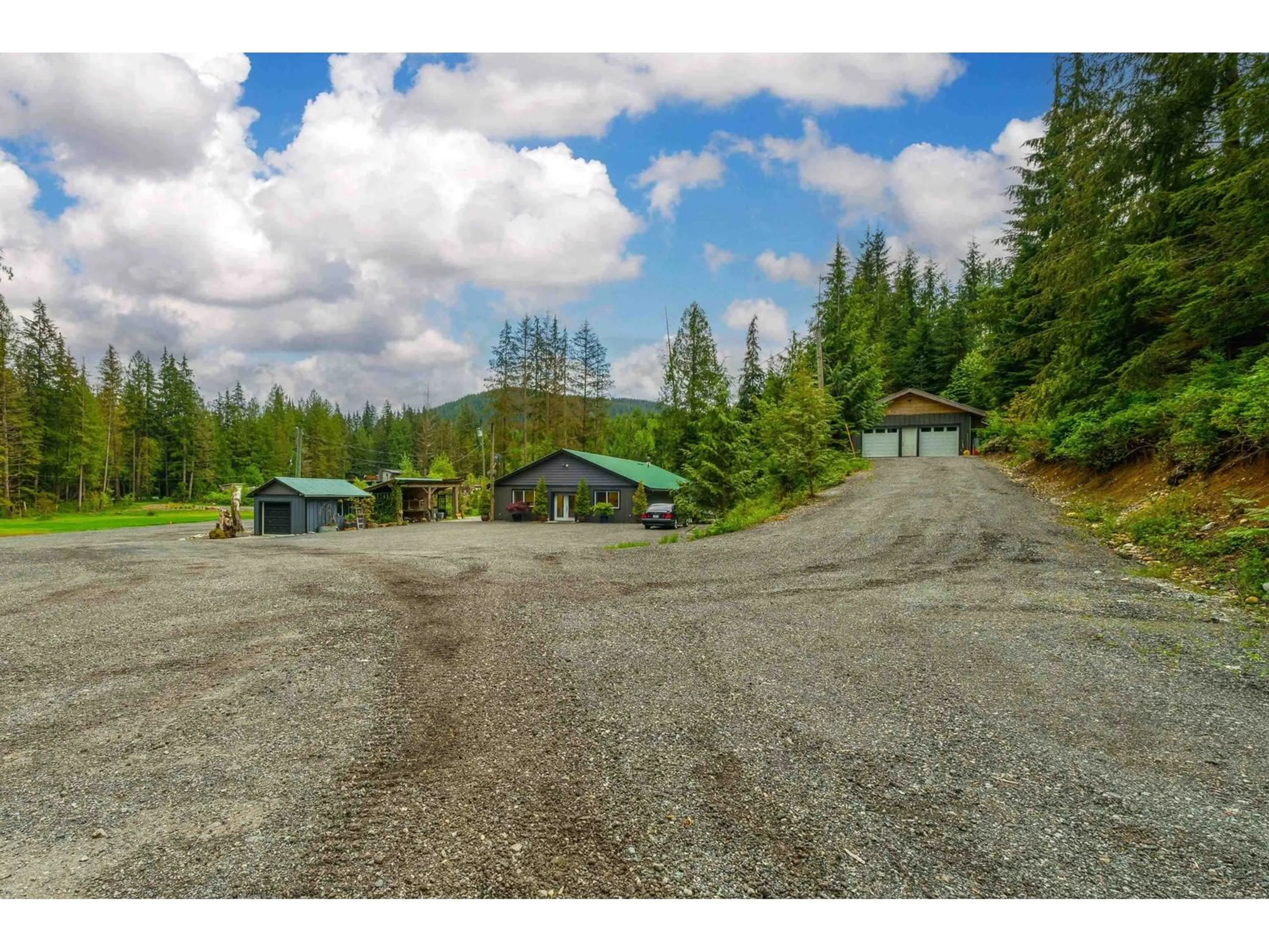 A pic from outside/outdoor area/front of a property/back of a property/a pic from drone, mountain view for 11871 DEWDNEY TRUNK, Mission British Columbia V4S1L2