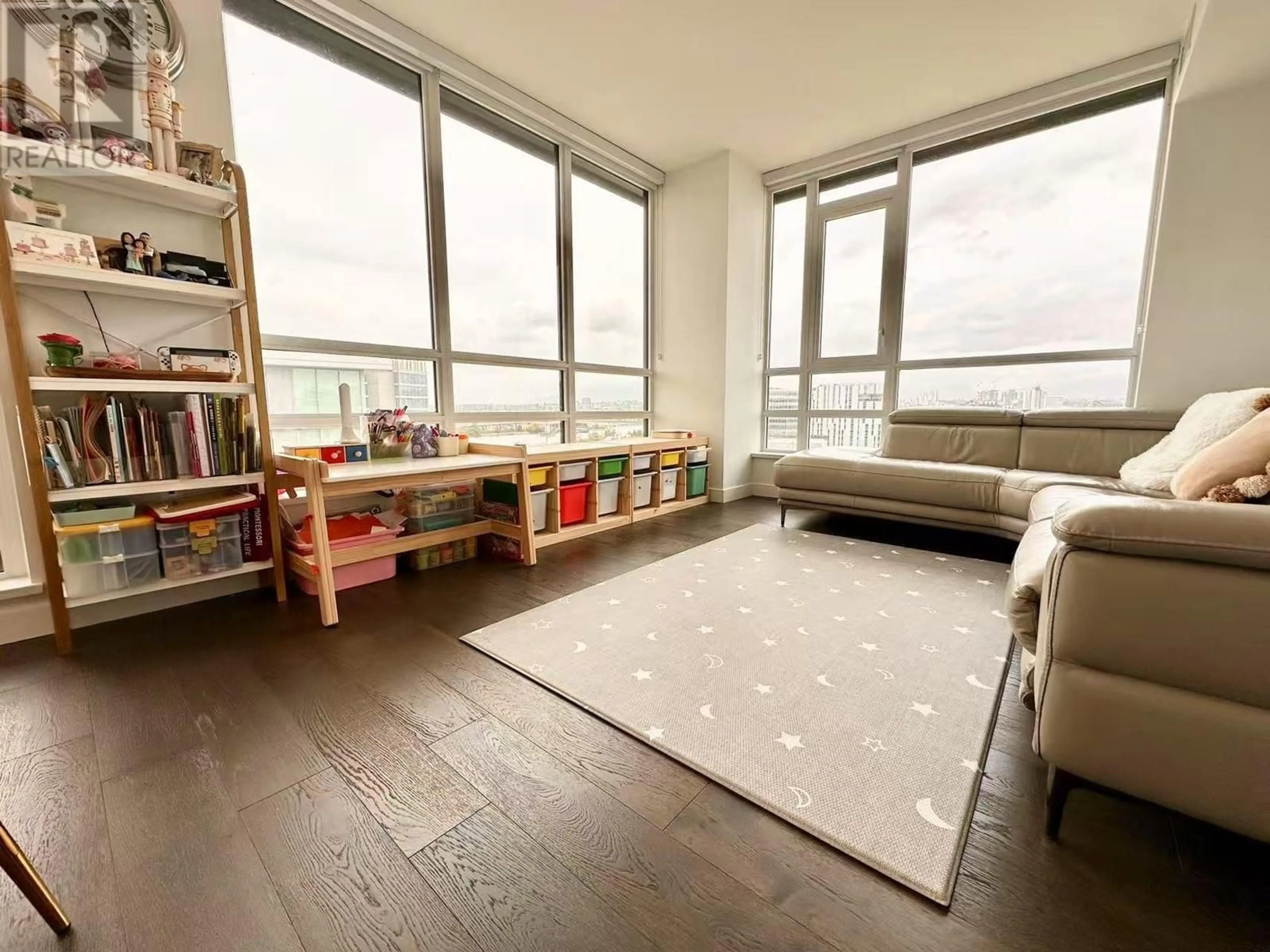 A pic of a room for 1305 - 3331 NO. 3 ROAD, Richmond British Columbia V6X2B6