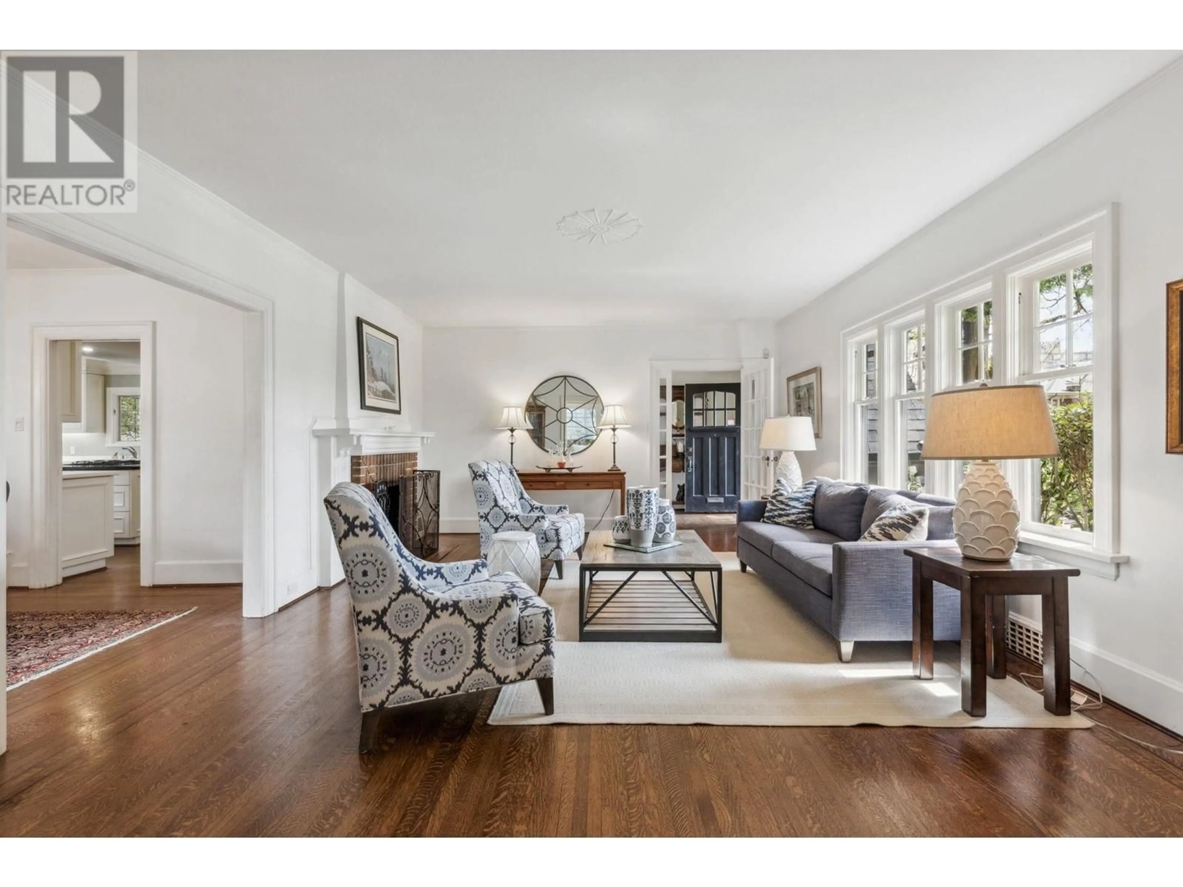 Living room with furniture, wood/laminate floor for 2627 37TH AVENUE, Vancouver British Columbia V6N2T3