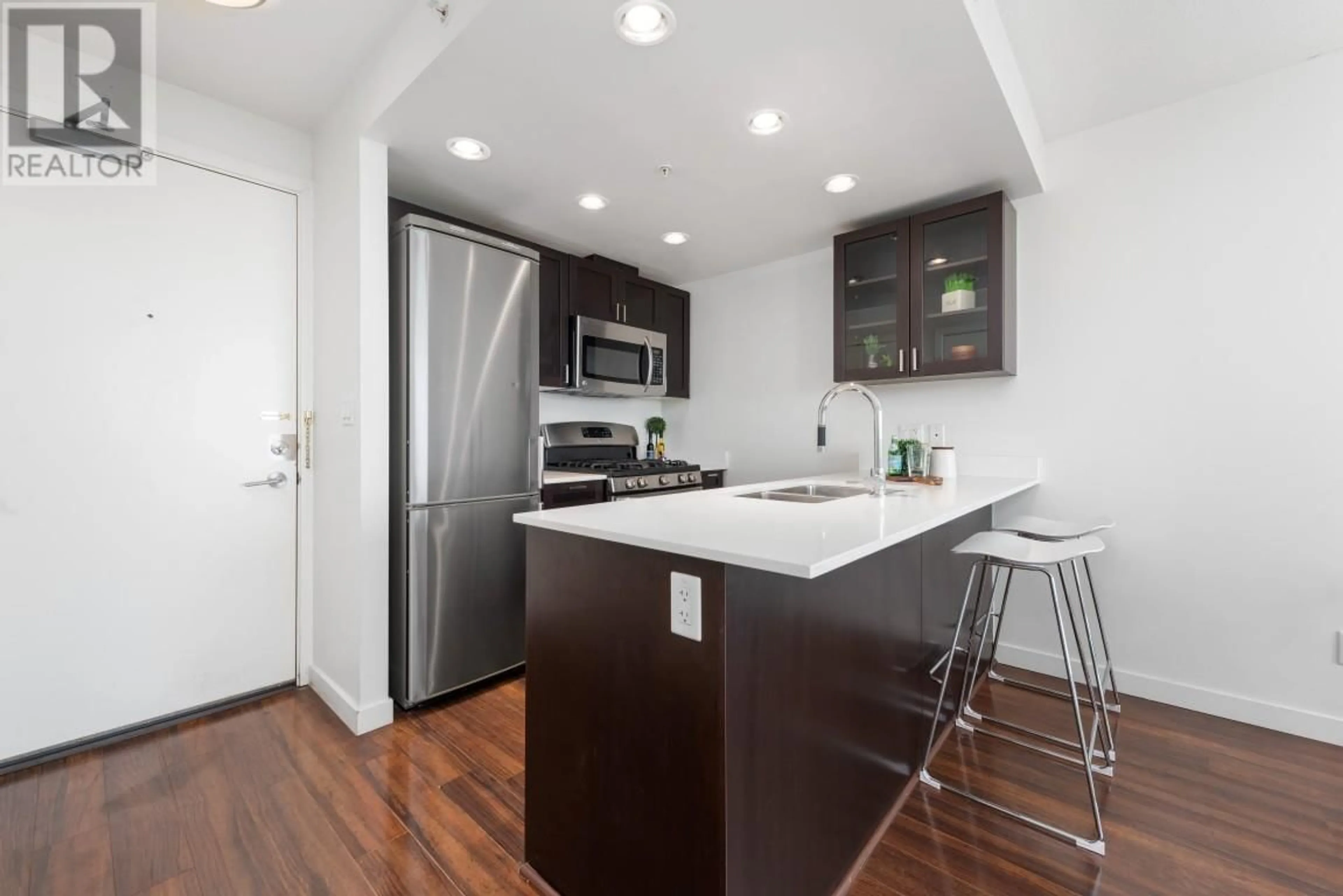 Standard kitchen, wood/laminate floor for 2008 - 4815 ELDORADO MEWS, Vancouver British Columbia V5R0B2