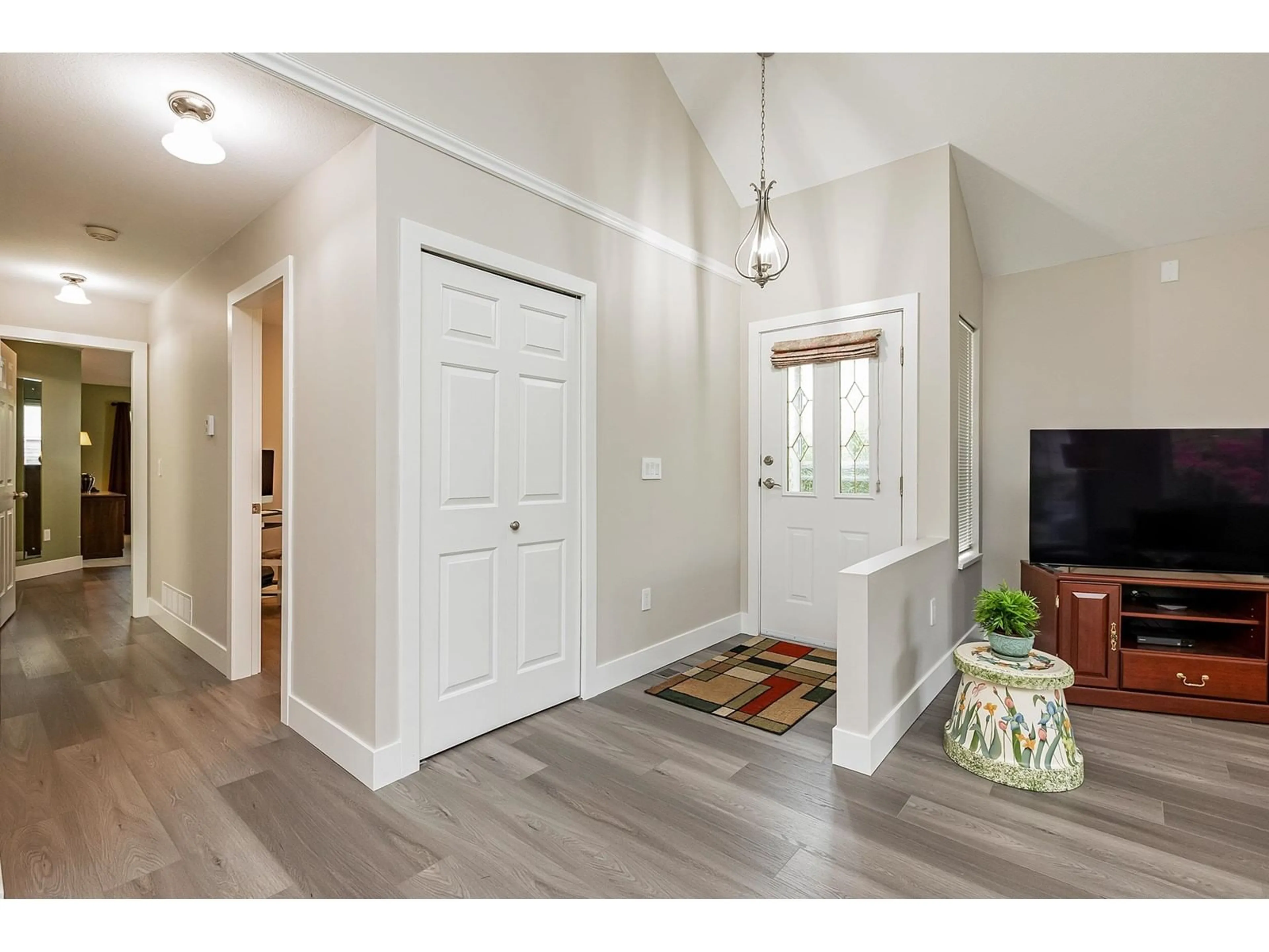 Indoor entryway for 45 - 6140 192, Surrey British Columbia V3S7V7