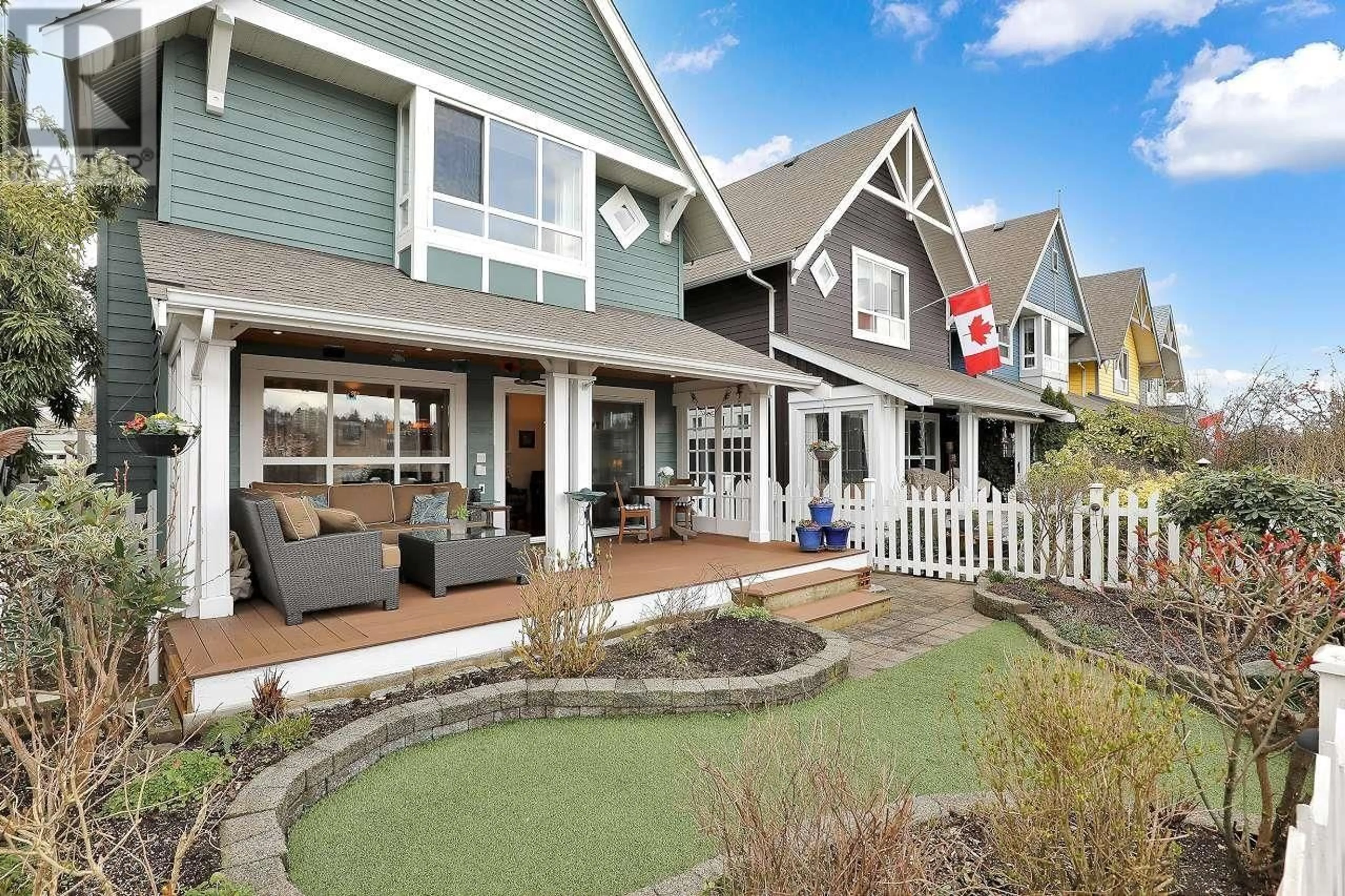 Home with vinyl exterior material, unknown for 165 FAIRWEATHER LANE, New Westminster British Columbia V3M6X6