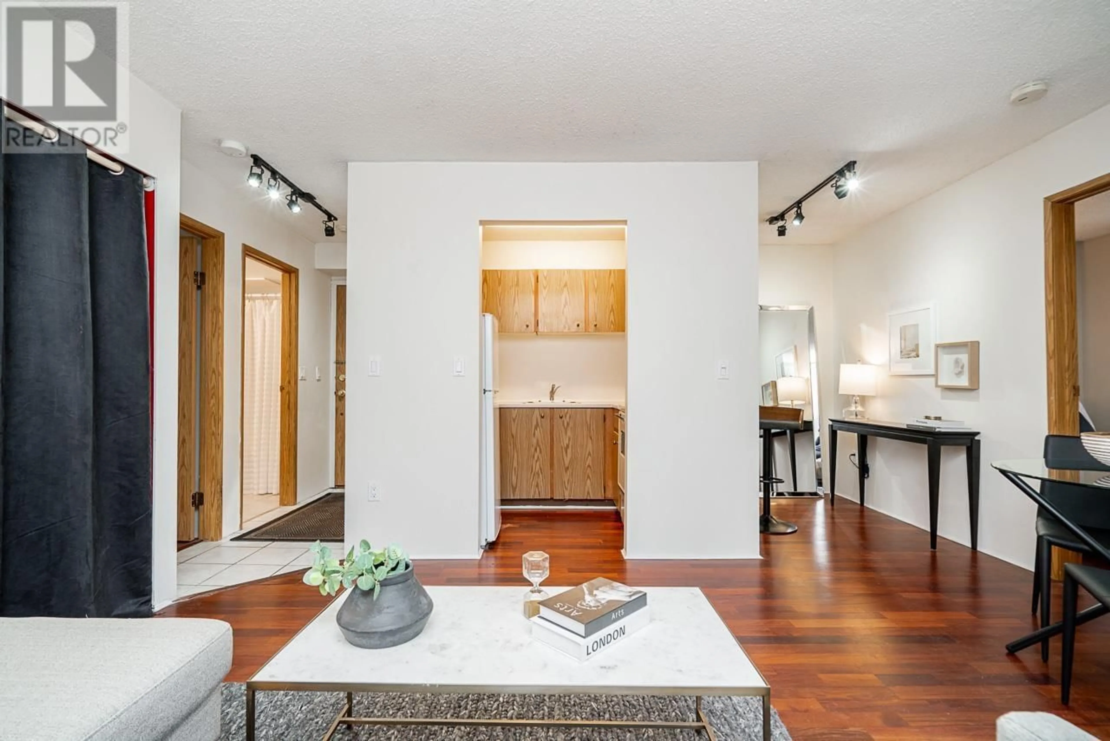 Unknown for 204 - 2239 1ST AVENUE, Vancouver British Columbia V6K1E9