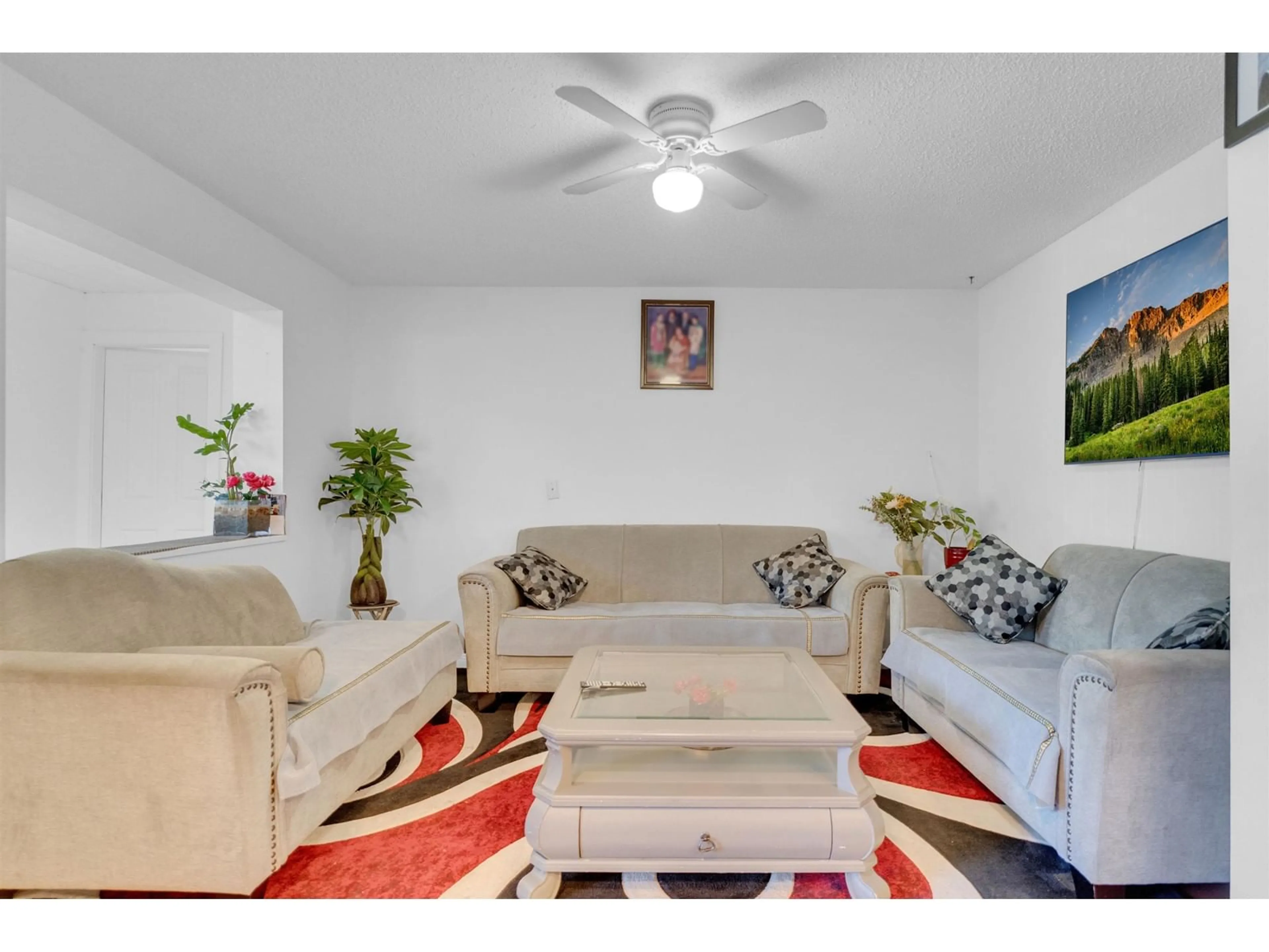 Living room with furniture, unknown for 8591 150, Surrey British Columbia V3S5A3