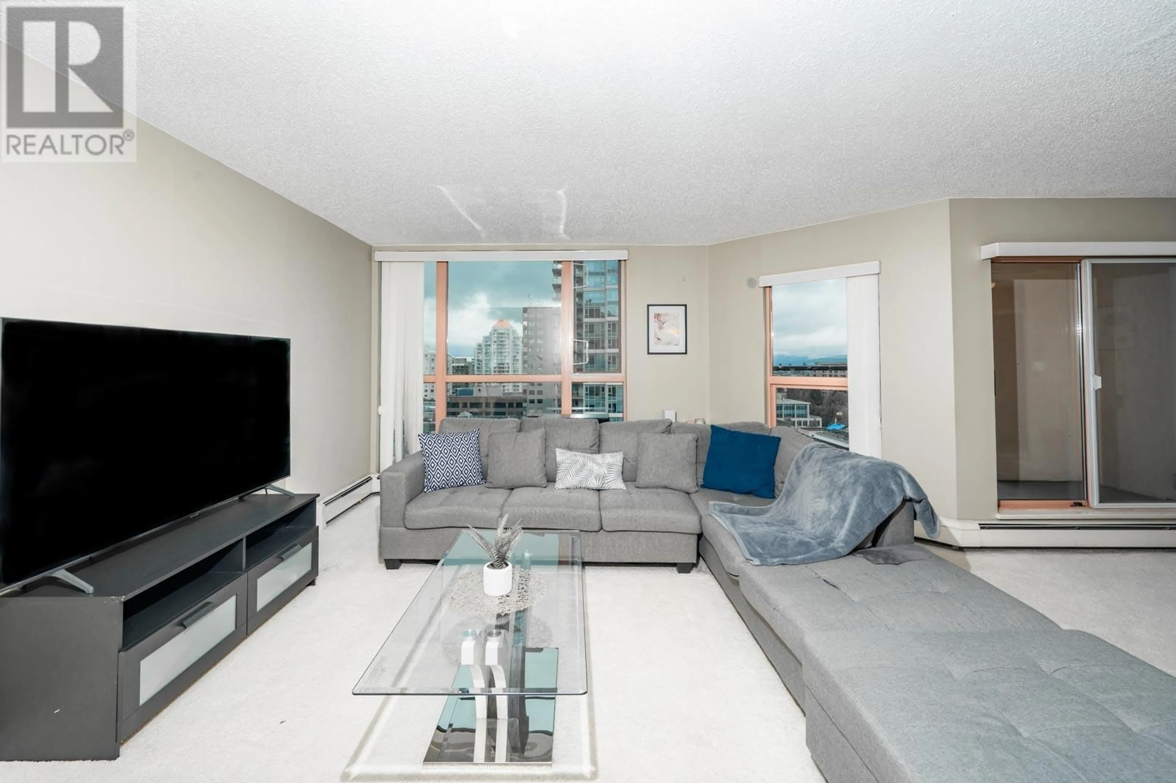 Living room with furniture, unknown for 1605 - 612 FIFTH AVENUE, New Westminster British Columbia V3M1X5