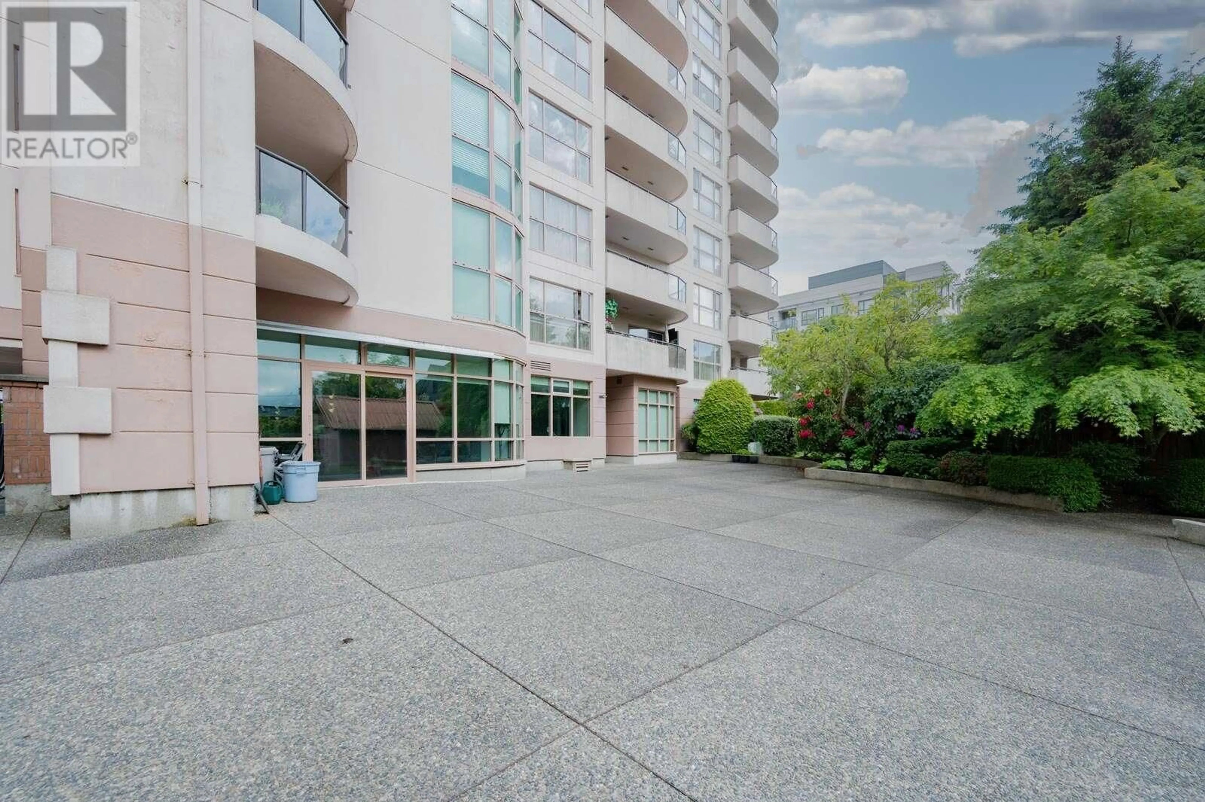 Patio, building for 1605 - 612 FIFTH AVENUE, New Westminster British Columbia V3M1X5