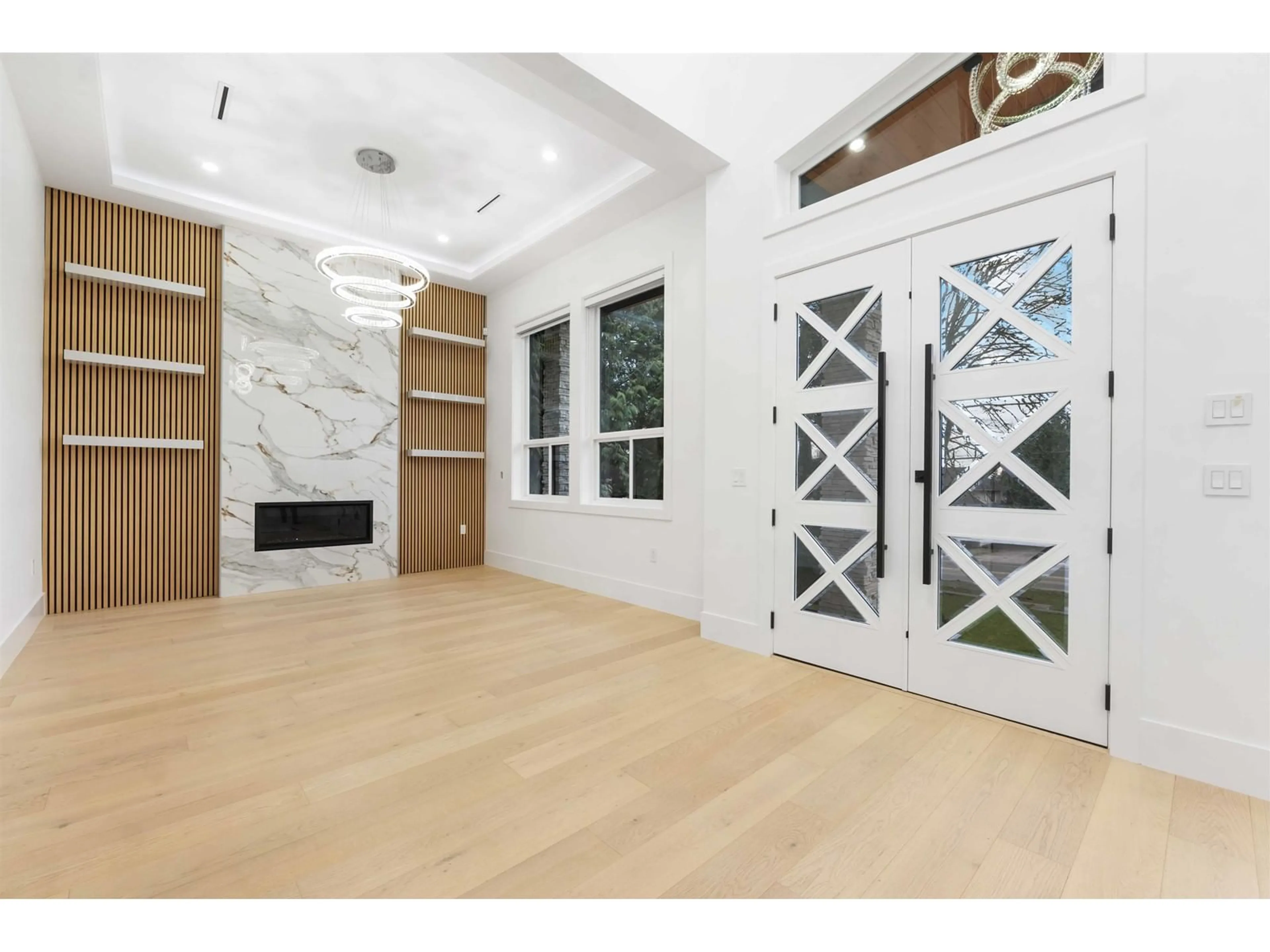 Indoor entryway for 5468 184, Surrey British Columbia V3S1E1