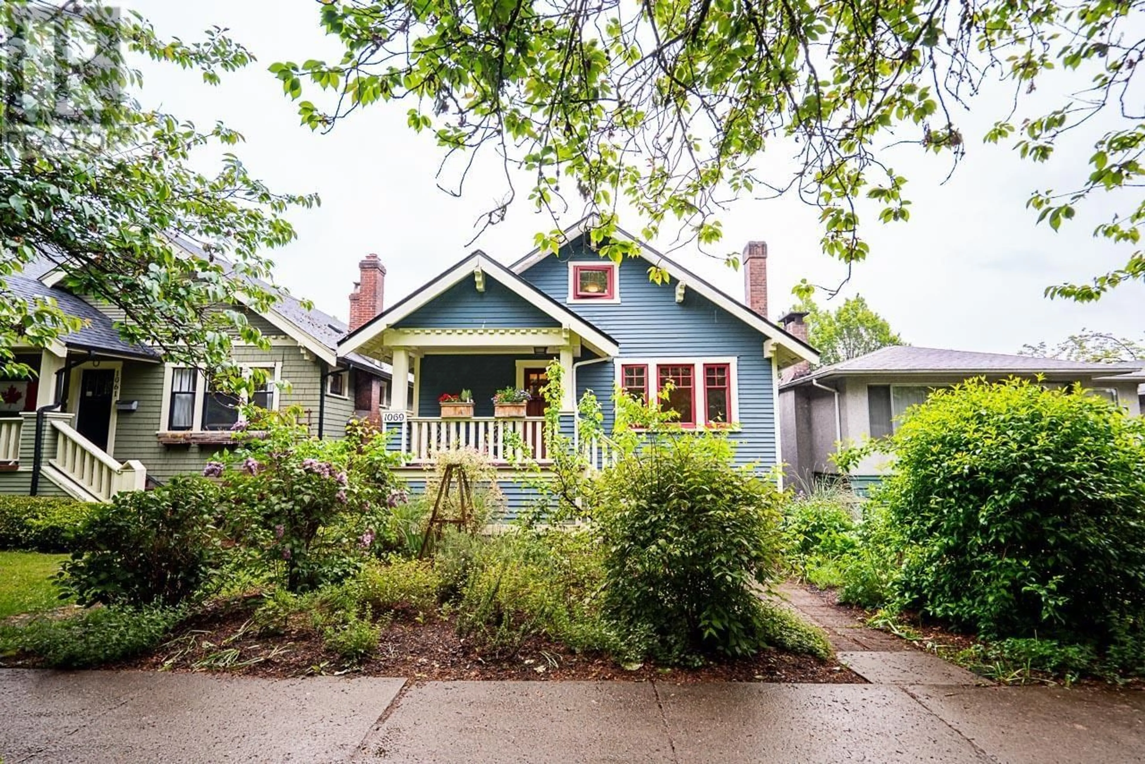 Unknown for 1071 10TH AVENUE, Vancouver British Columbia V5T2B4