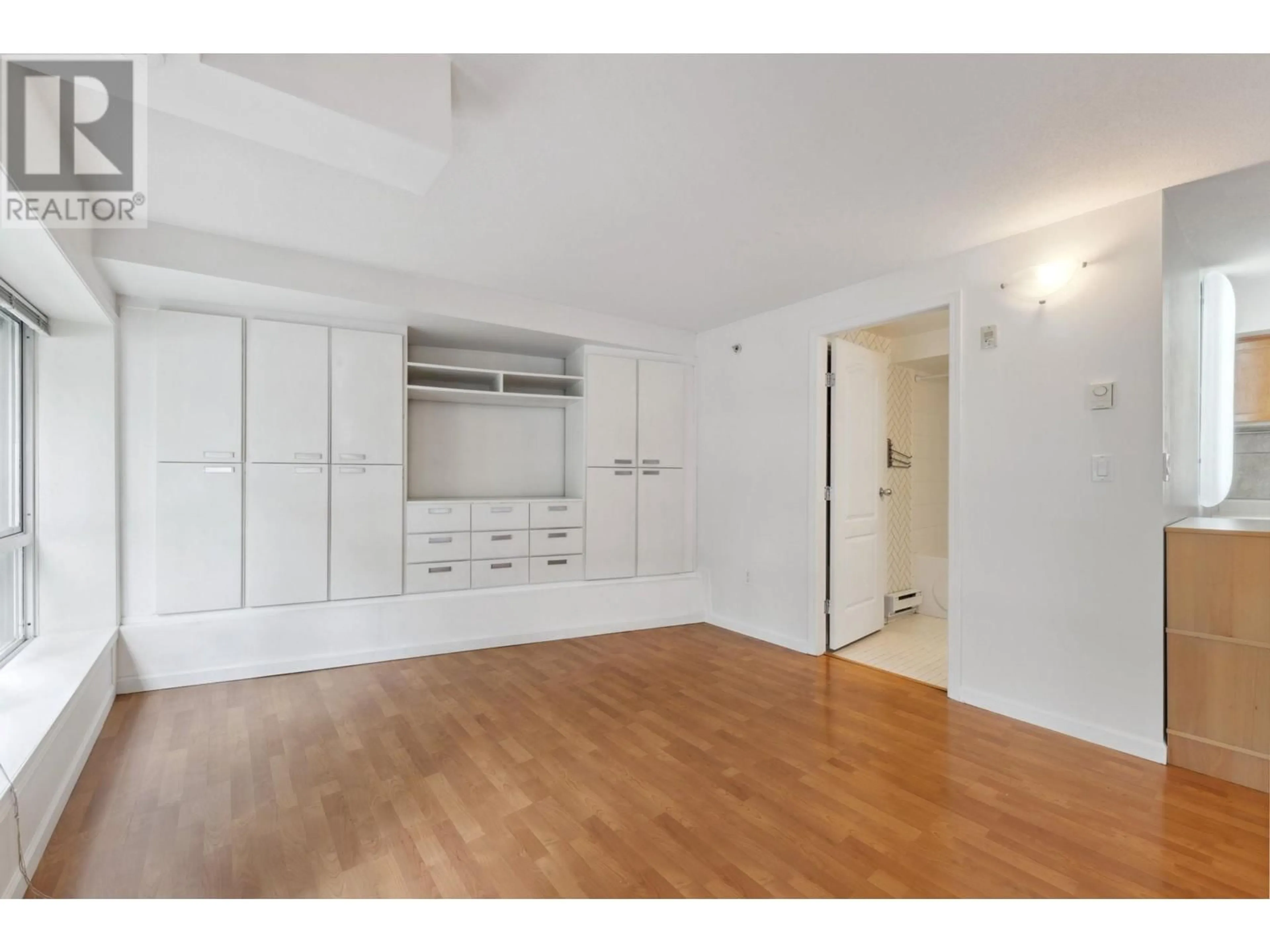 A pic of a room for 101 - 189 ONTARIO PLACE, Vancouver British Columbia V5W4C6