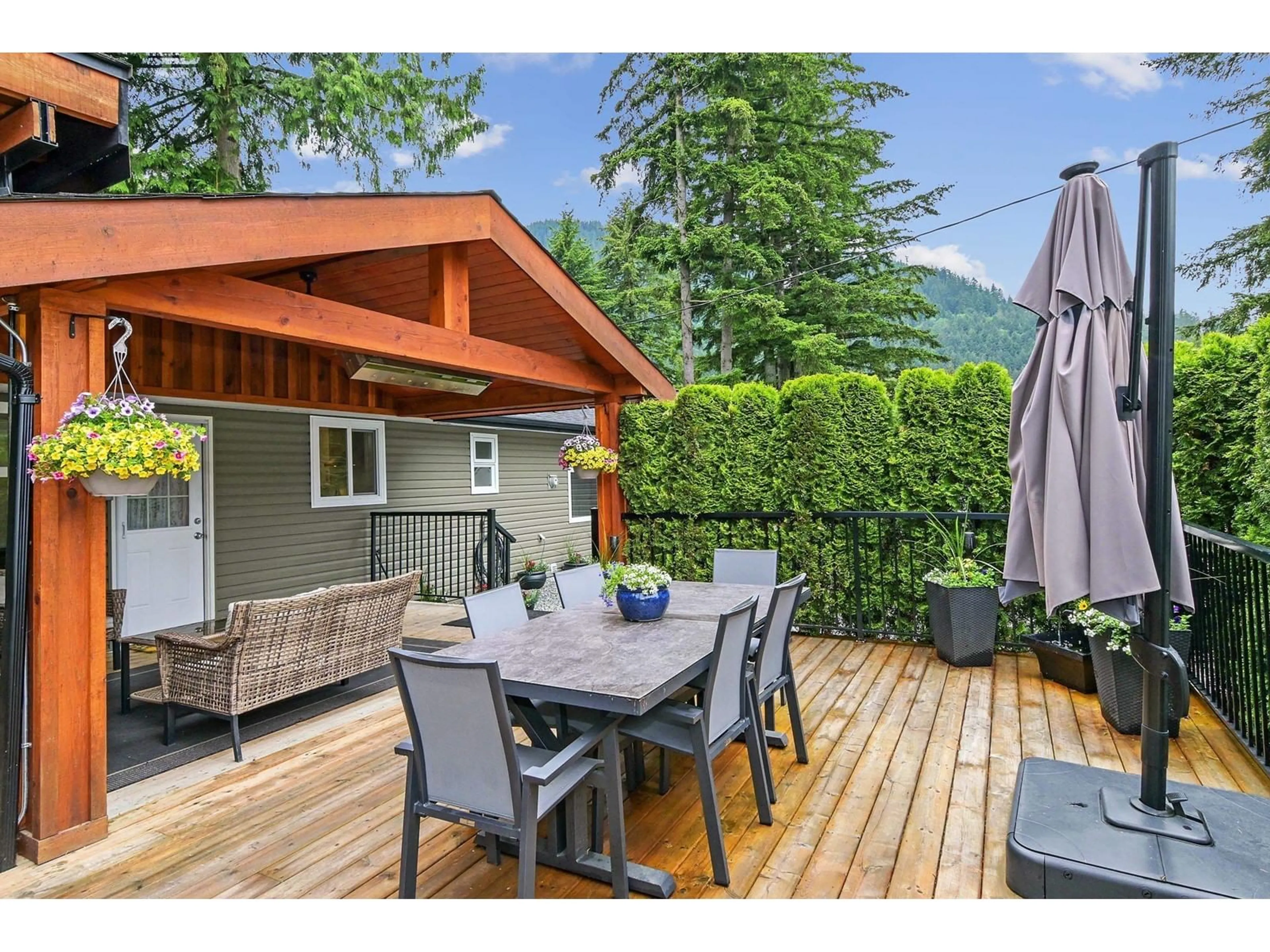 Patio, mountain view for 9633 HESS, Mission British Columbia V0M1H0