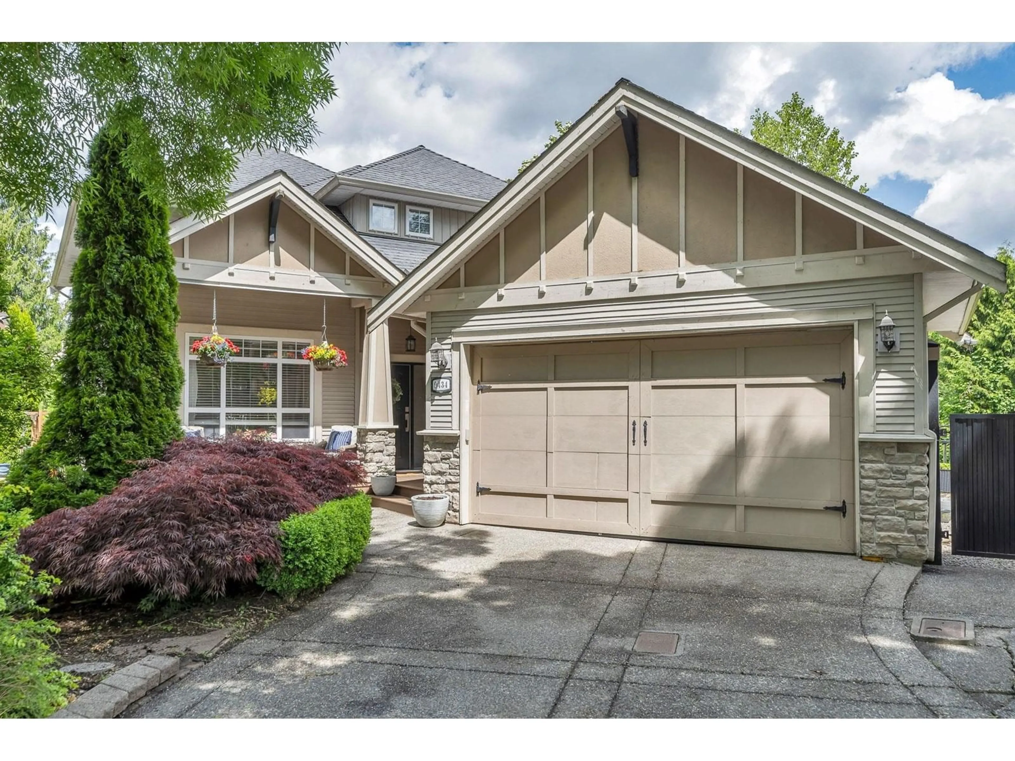 Home with vinyl exterior material, street for 9434 216A, Langley British Columbia V1M4E2