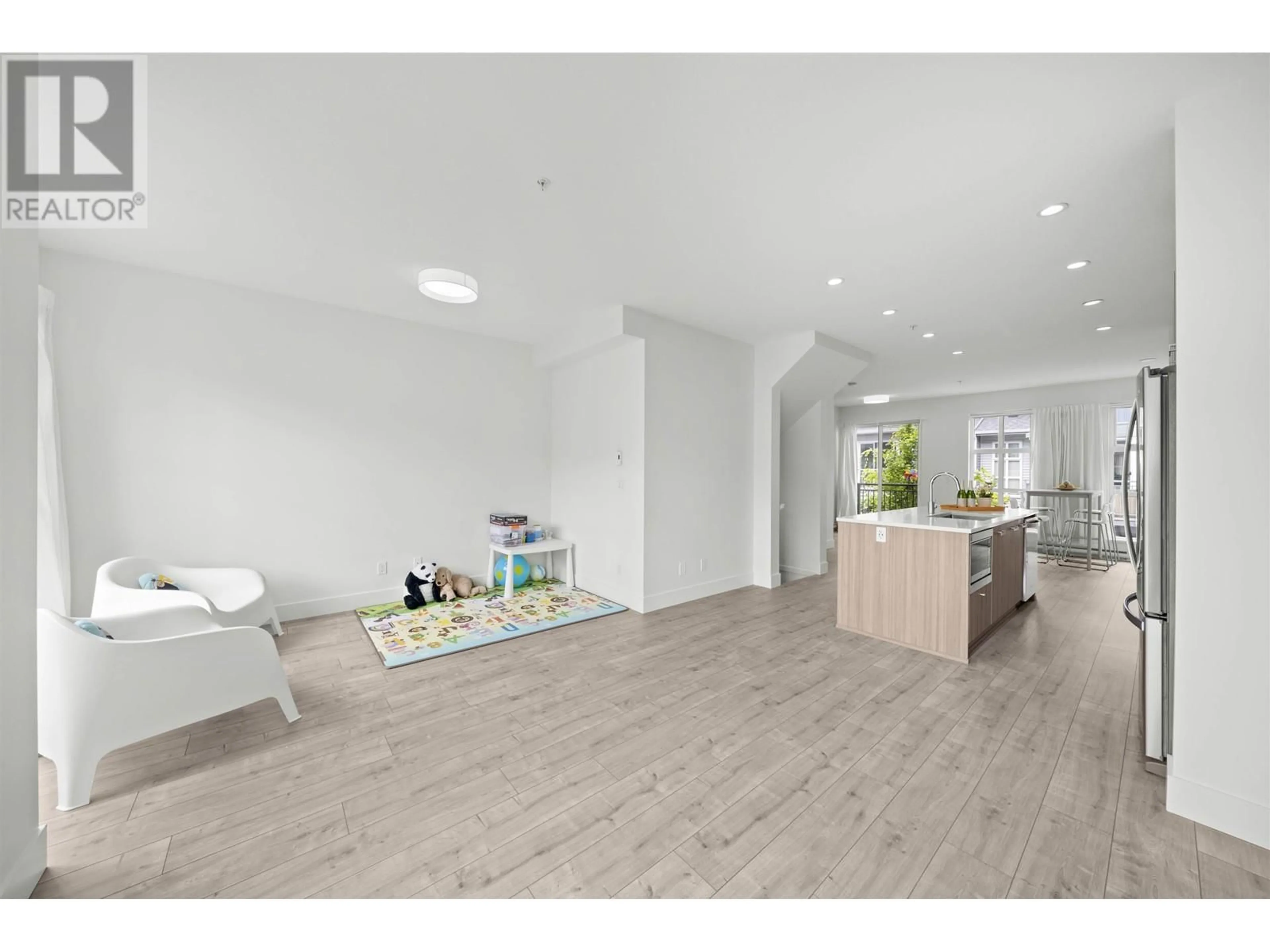 Unknown for 9 - 24076 112 AVENUE, Maple Ridge British Columbia V2W0K2