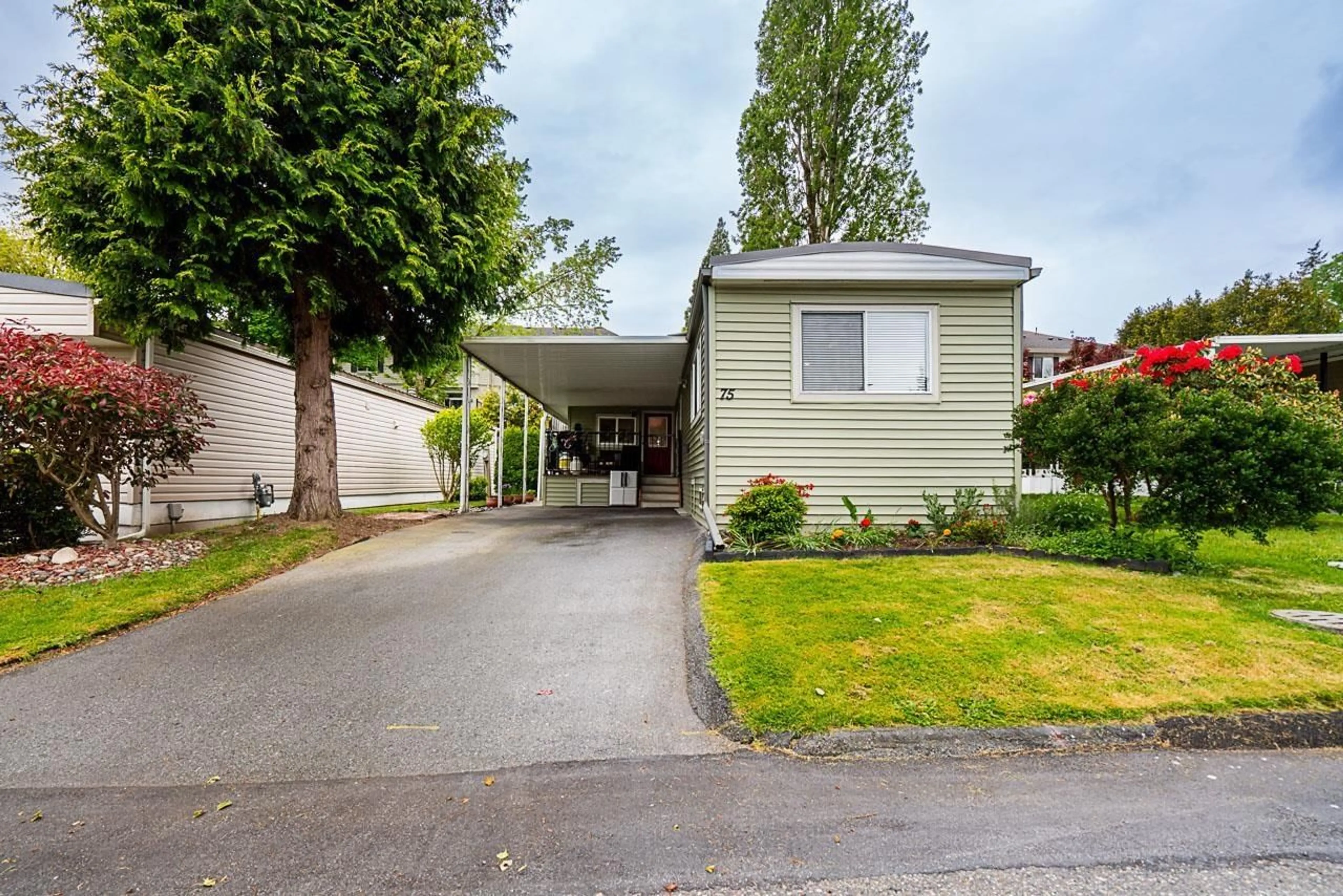 Home with vinyl exterior material, street for 75 - 1840 160, Surrey British Columbia V4A4X4