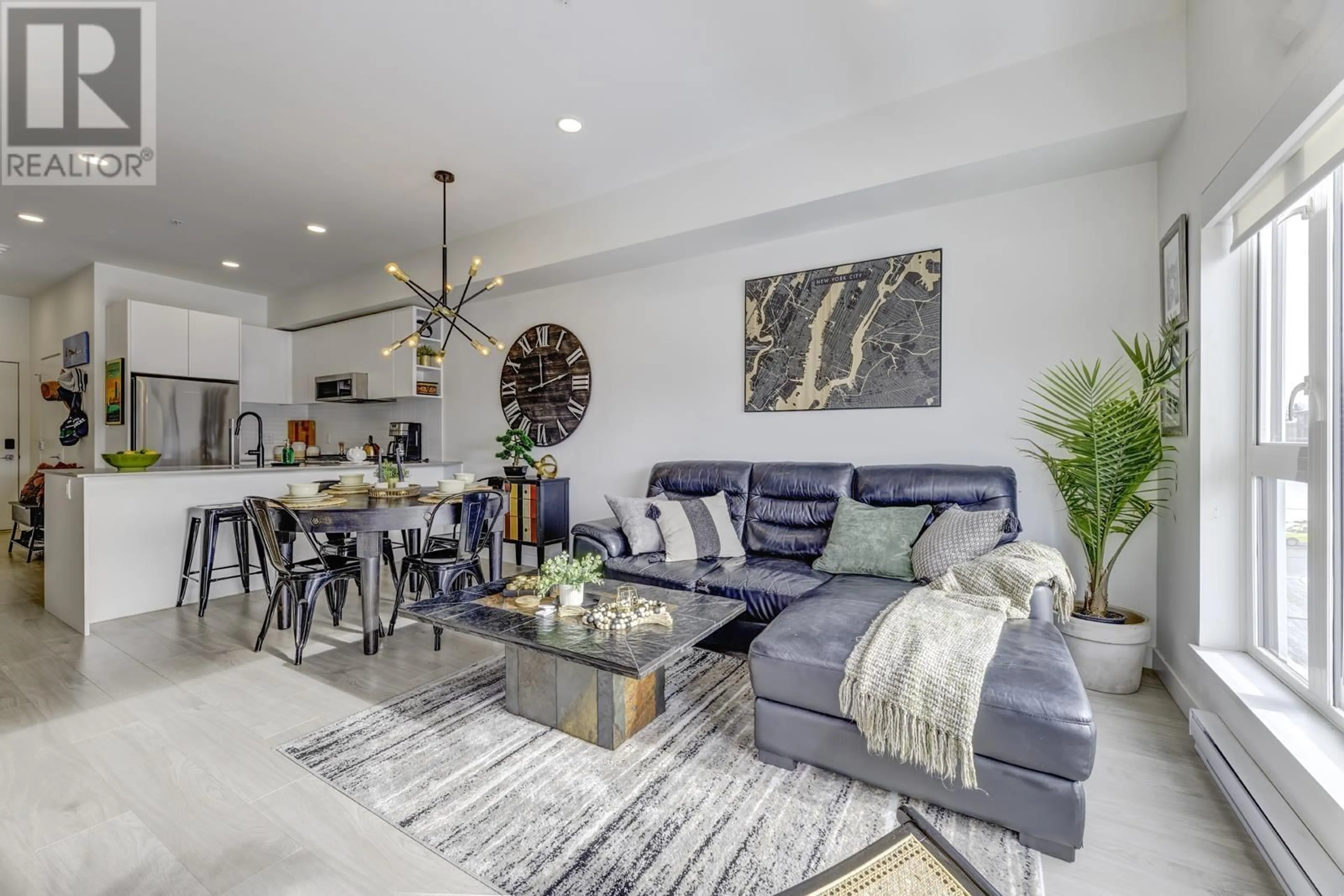 Living room with furniture, unknown for 405 - 2345 RINDALL AVENUE, Port Coquitlam British Columbia V3C1V3