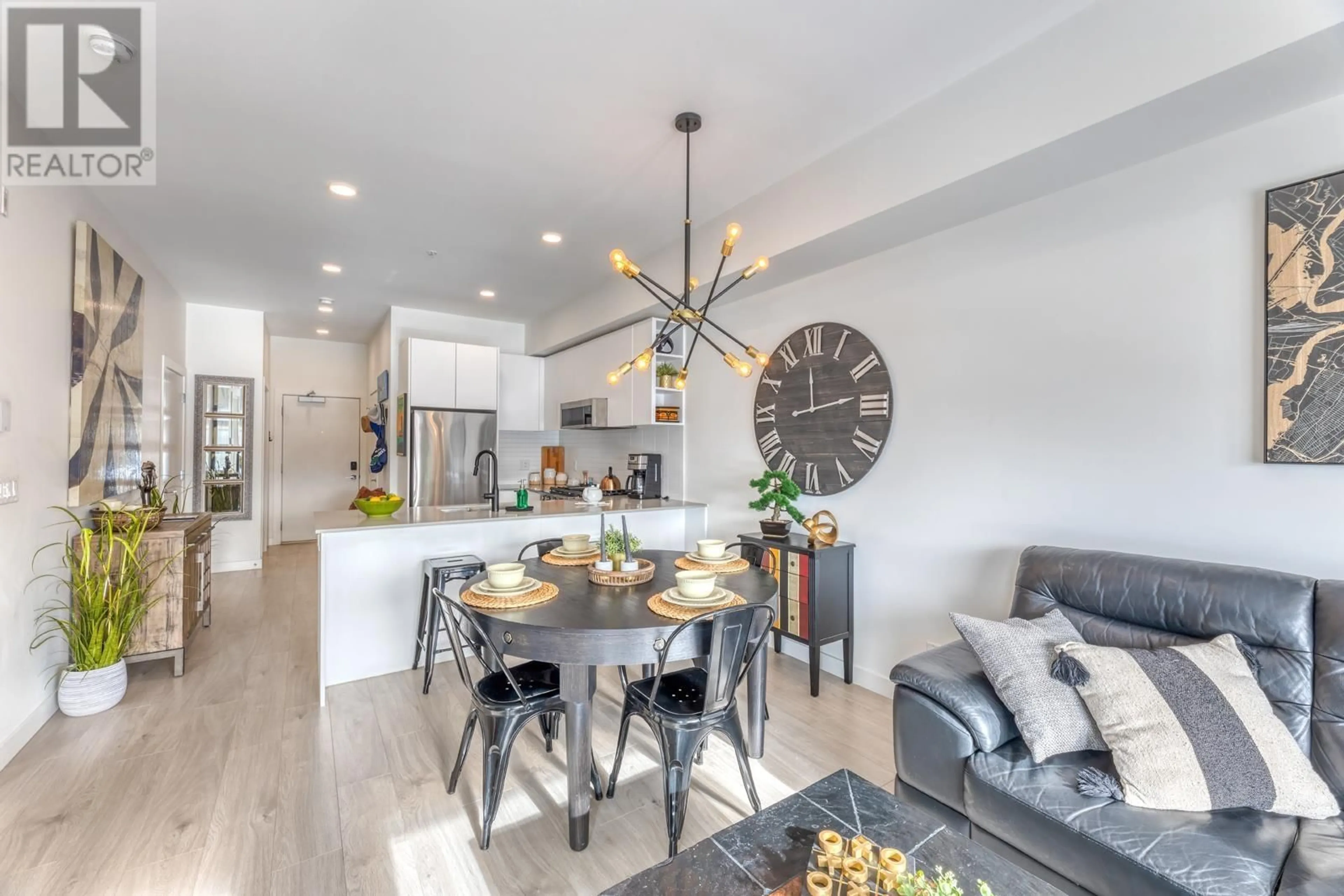Open concept kitchen, unknown for 405 - 2345 RINDALL AVENUE, Port Coquitlam British Columbia V3C1V3