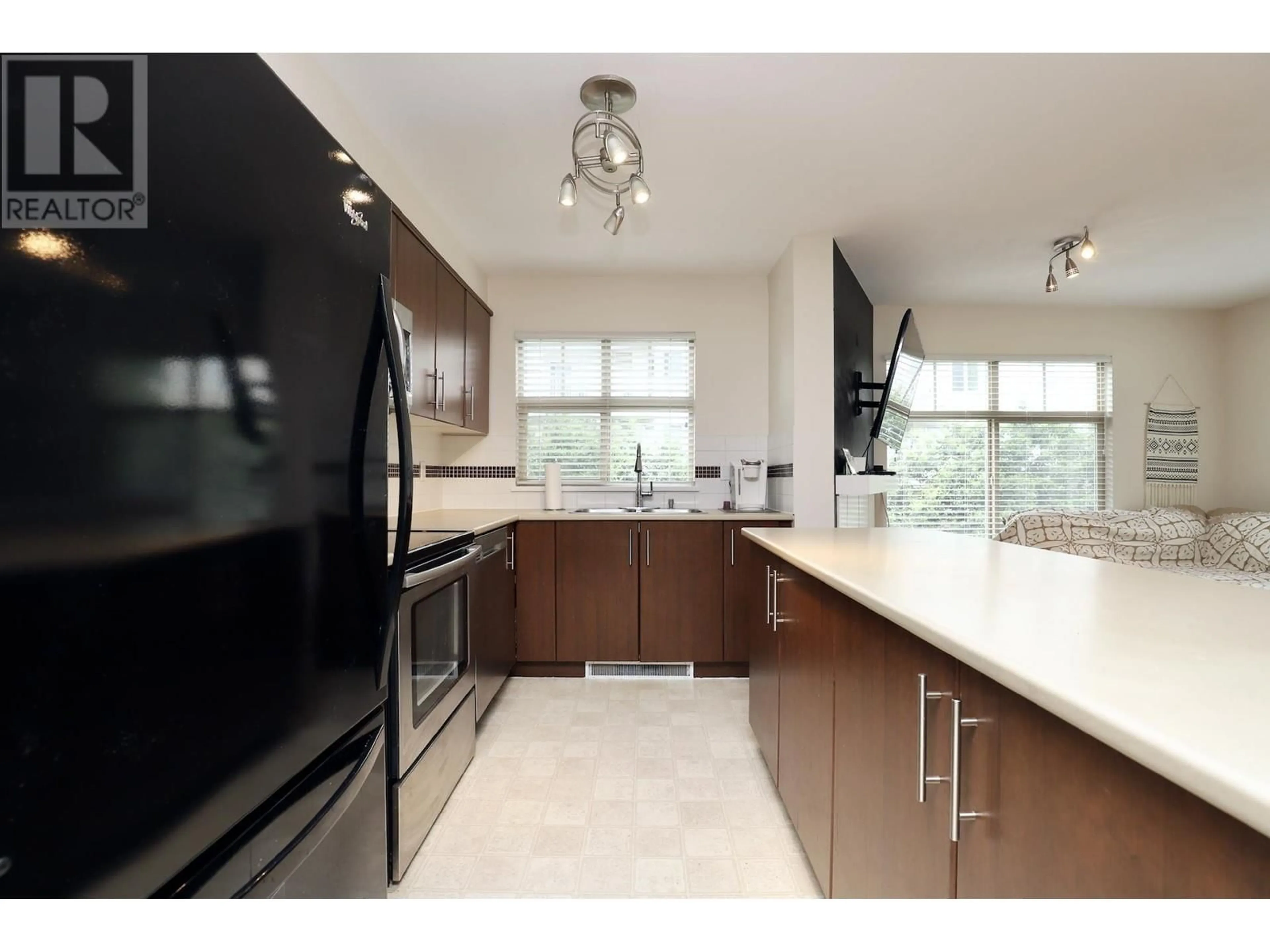 Open concept kitchen, unknown for 317 - 12238 224 STREET, Maple Ridge British Columbia V2X8W5