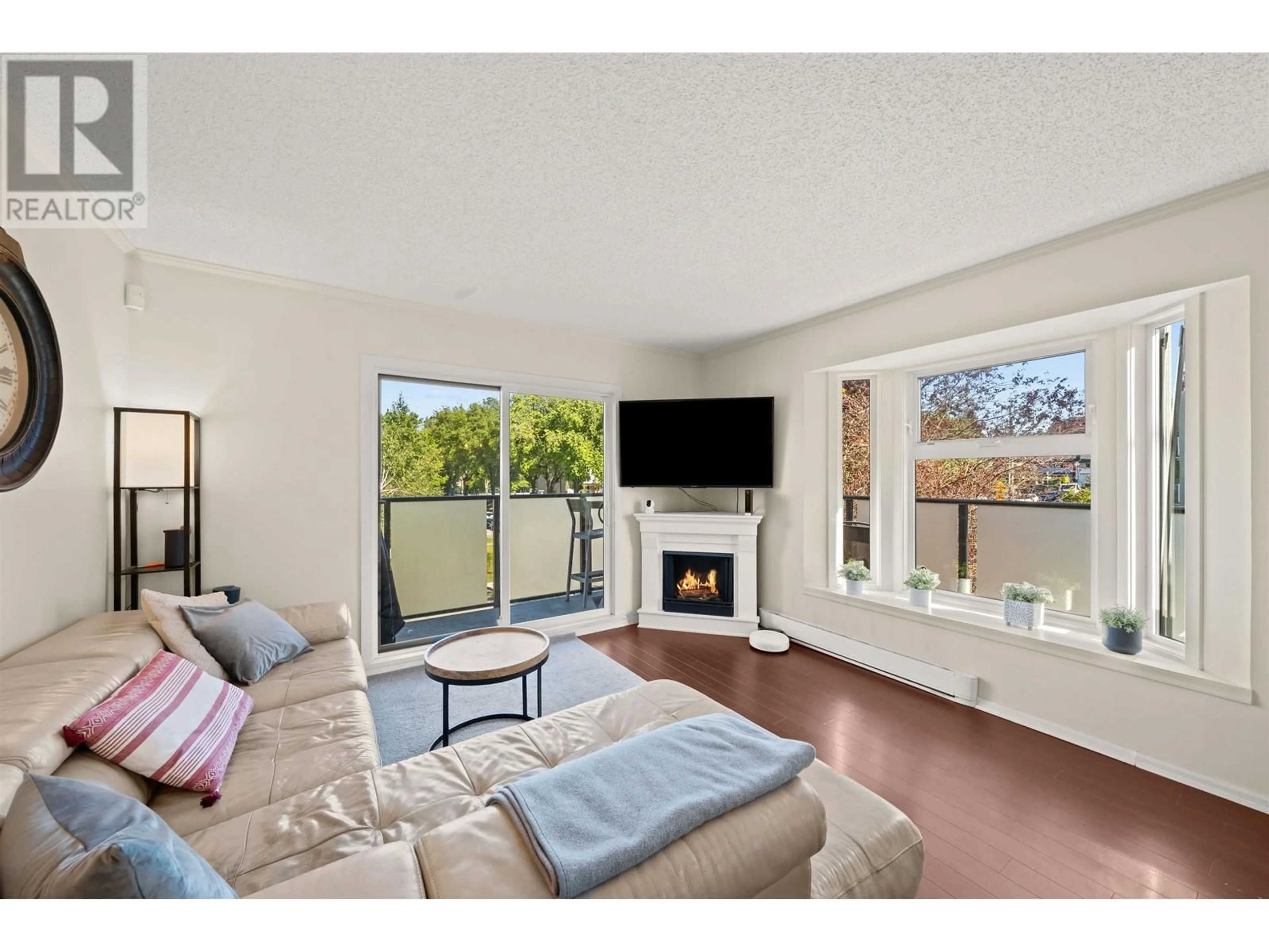 Living room with furniture, unknown for 201 - 1205 14TH AVENUE, Vancouver British Columbia V6H1P7