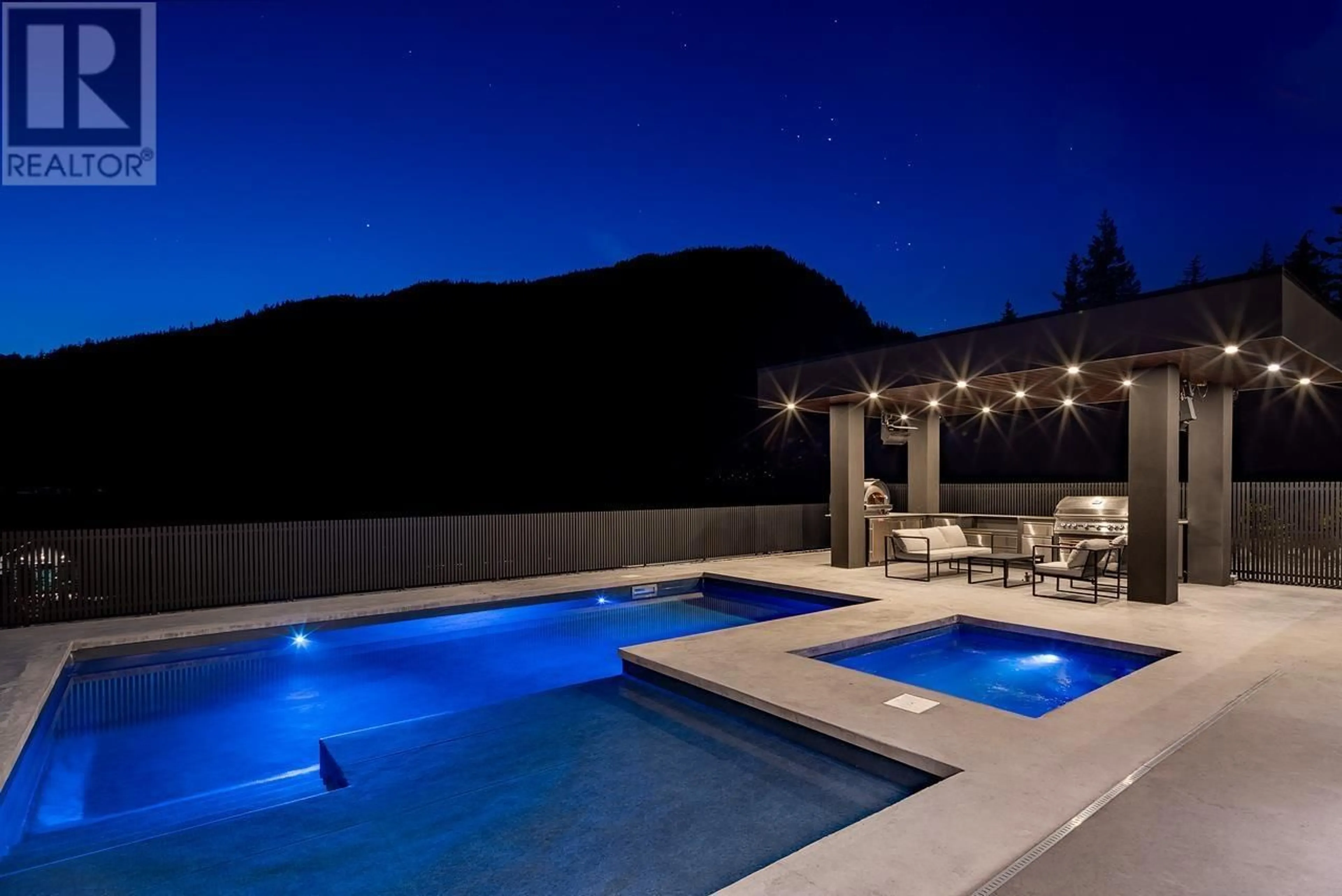 Pool for 9228 WEDGEMOUNT PLATEAU DRIVE, Whistler British Columbia V8E1M1