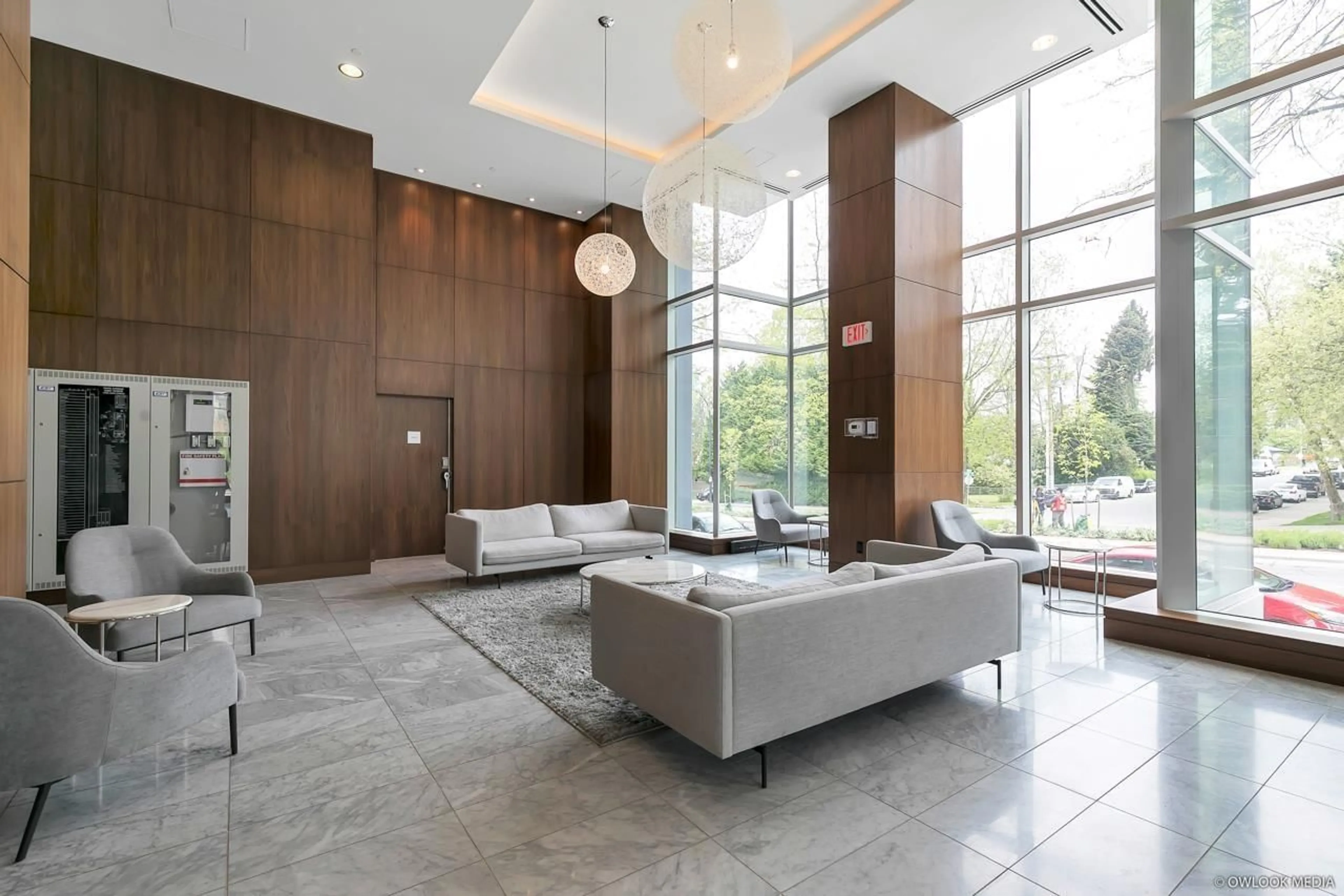 Lobby for 201 - 13750 100, Surrey British Columbia V3T0L3