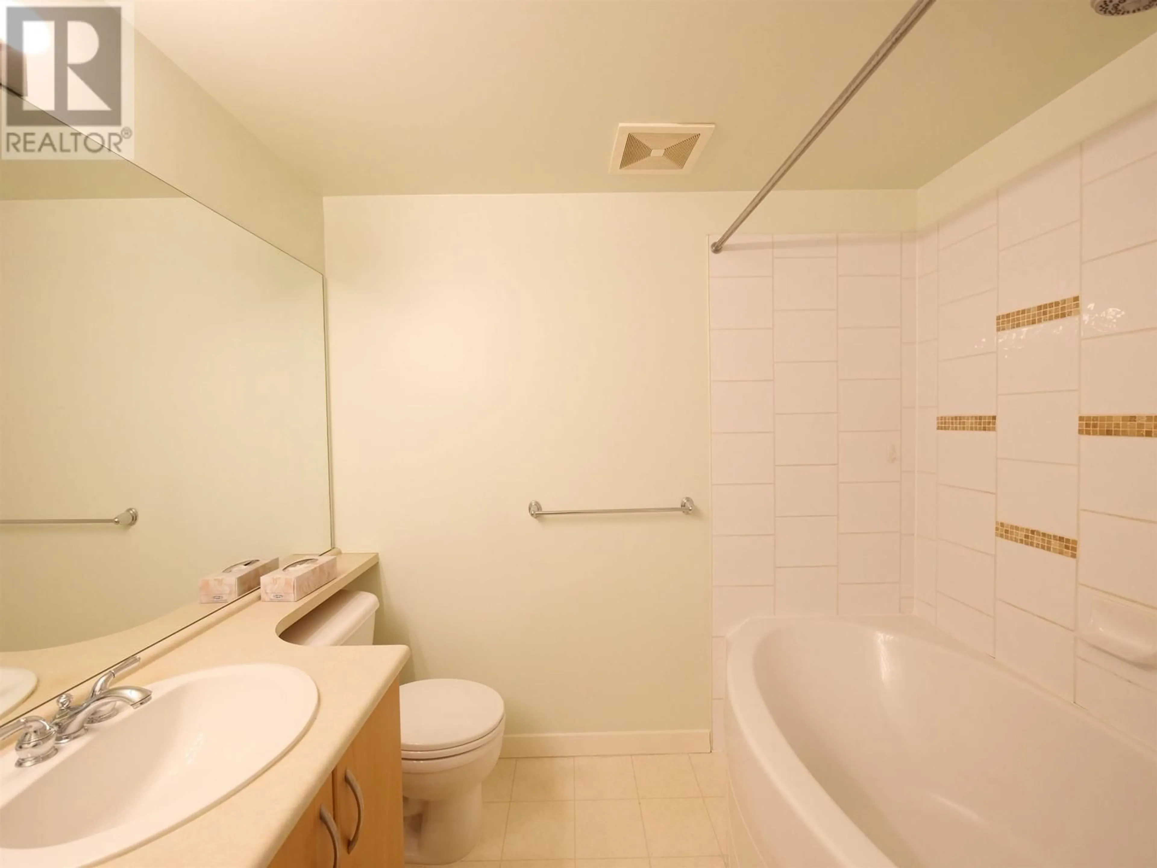 Standard bathroom, floor is not visible for 309 - 2998 SILVER SPRINGS BOULEVARD, Coquitlam British Columbia V3E3R7